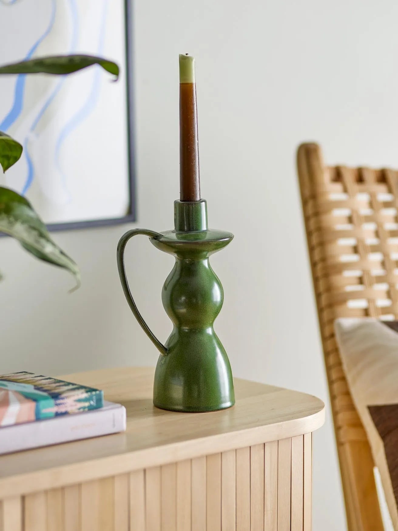 Fija Kerzenhalter, Grün, Steingut in Green präsentiert im Onlineshop von KAQTU Design AG. Kerzenständer ist von Bloomingville