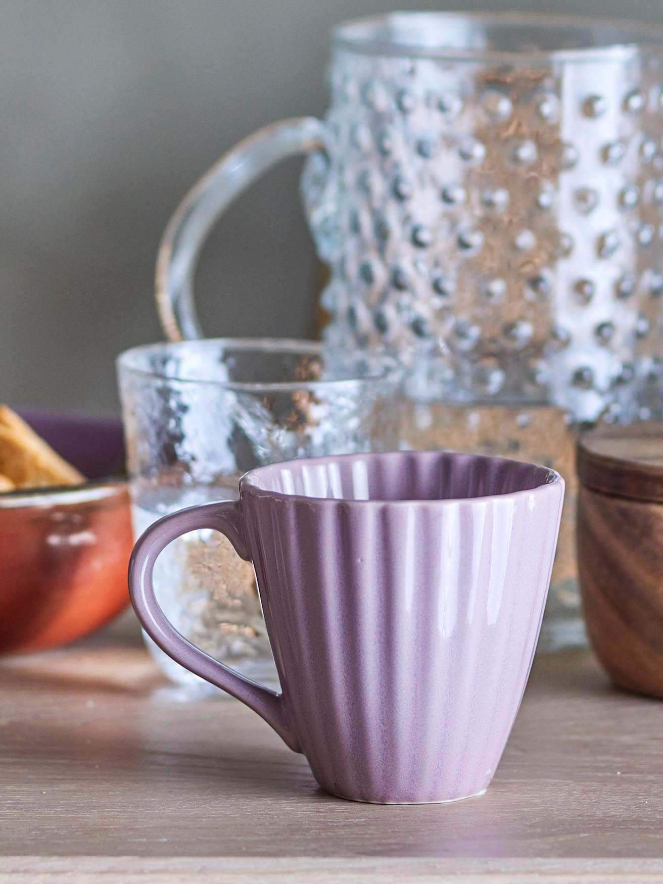 Latina Becher Rose: Zeitloses Steingut-Design von Bloomingville.