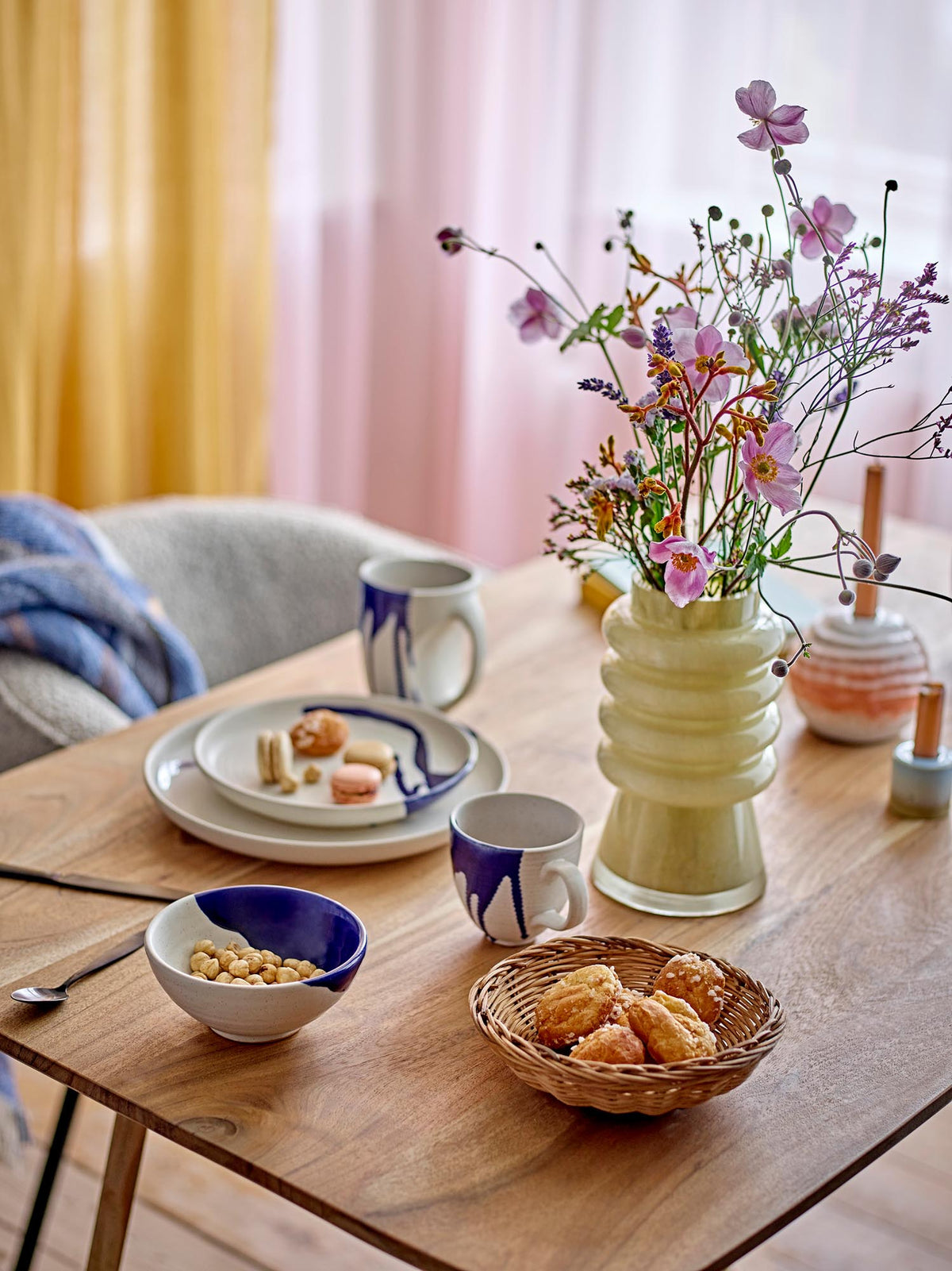 Okayama Schale, Blue, Steingut in Blau präsentiert im Onlineshop von KAQTU Design AG. Schalen ist von Bloomingville