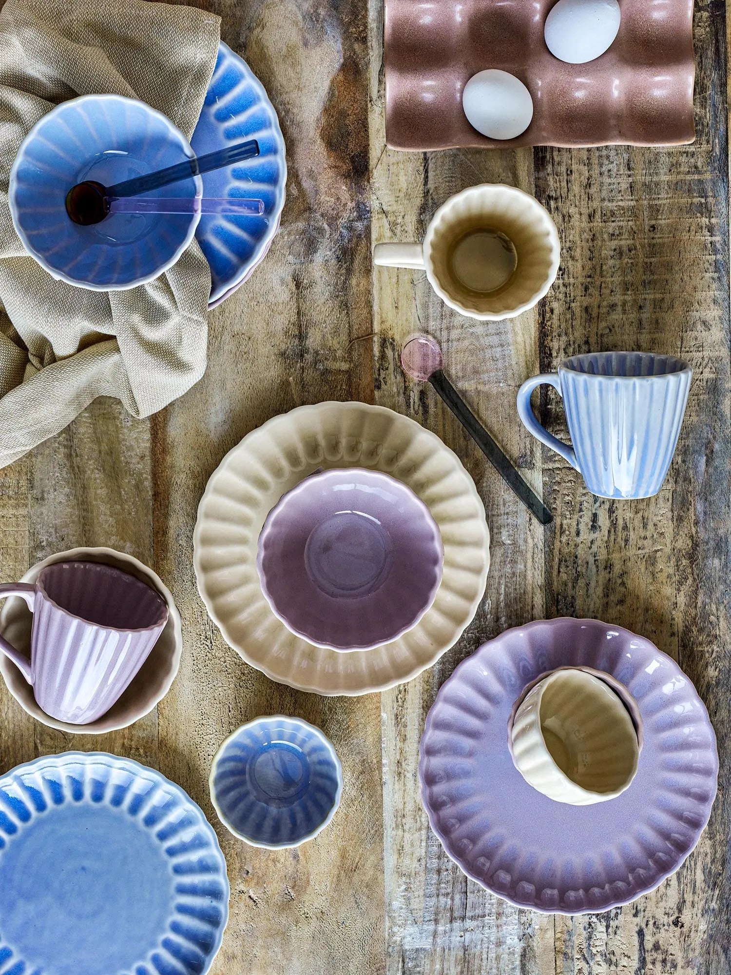 Latina Teller, Natur, Steingut in Natur präsentiert im Onlineshop von KAQTU Design AG. Teller ist von Bloomingville