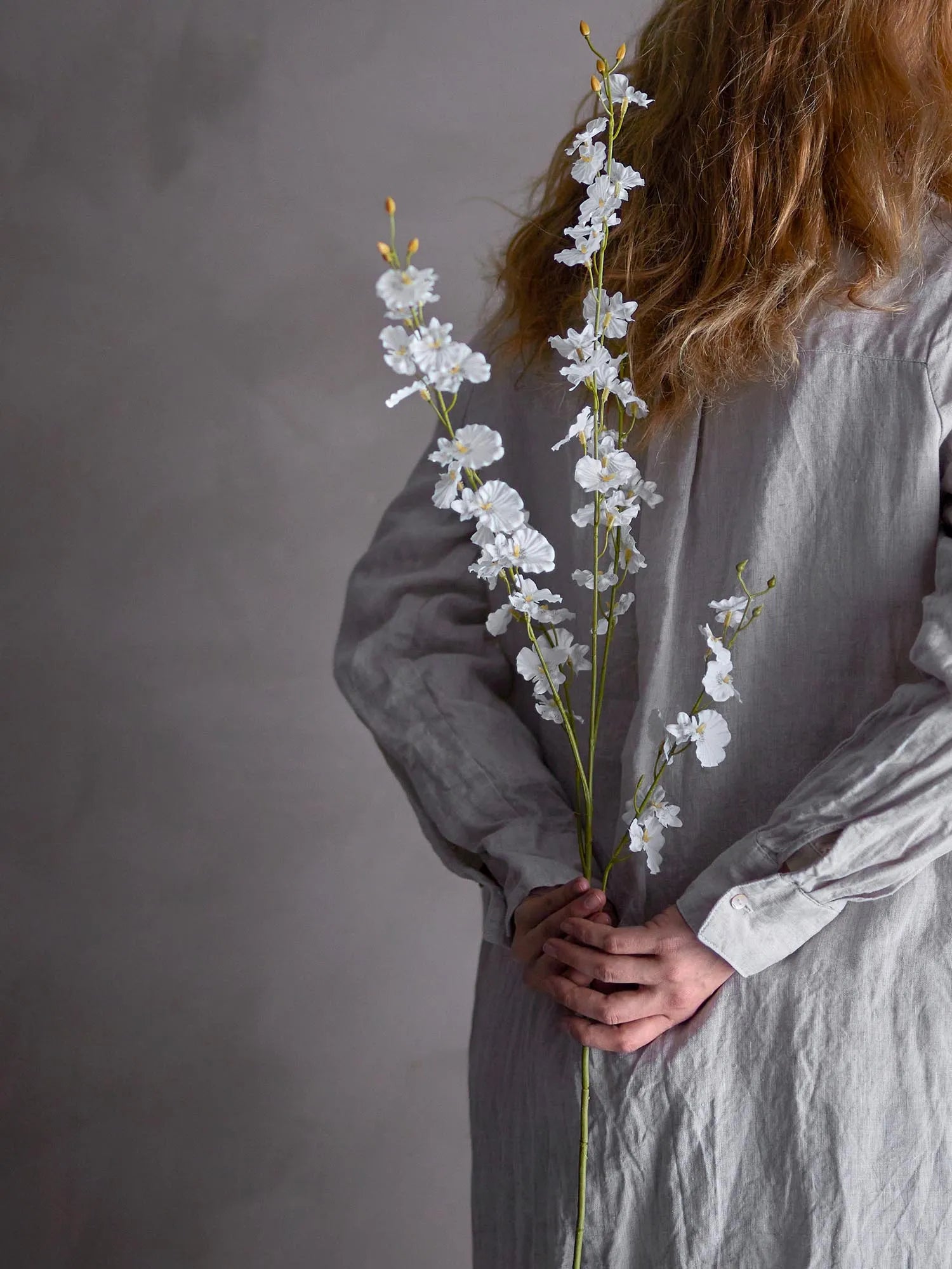 Orchid Stiel, Weiss, Künstliche Blumen in Weiß präsentiert im Onlineshop von KAQTU Design AG. Kunstpflanze ist von Bloomingville