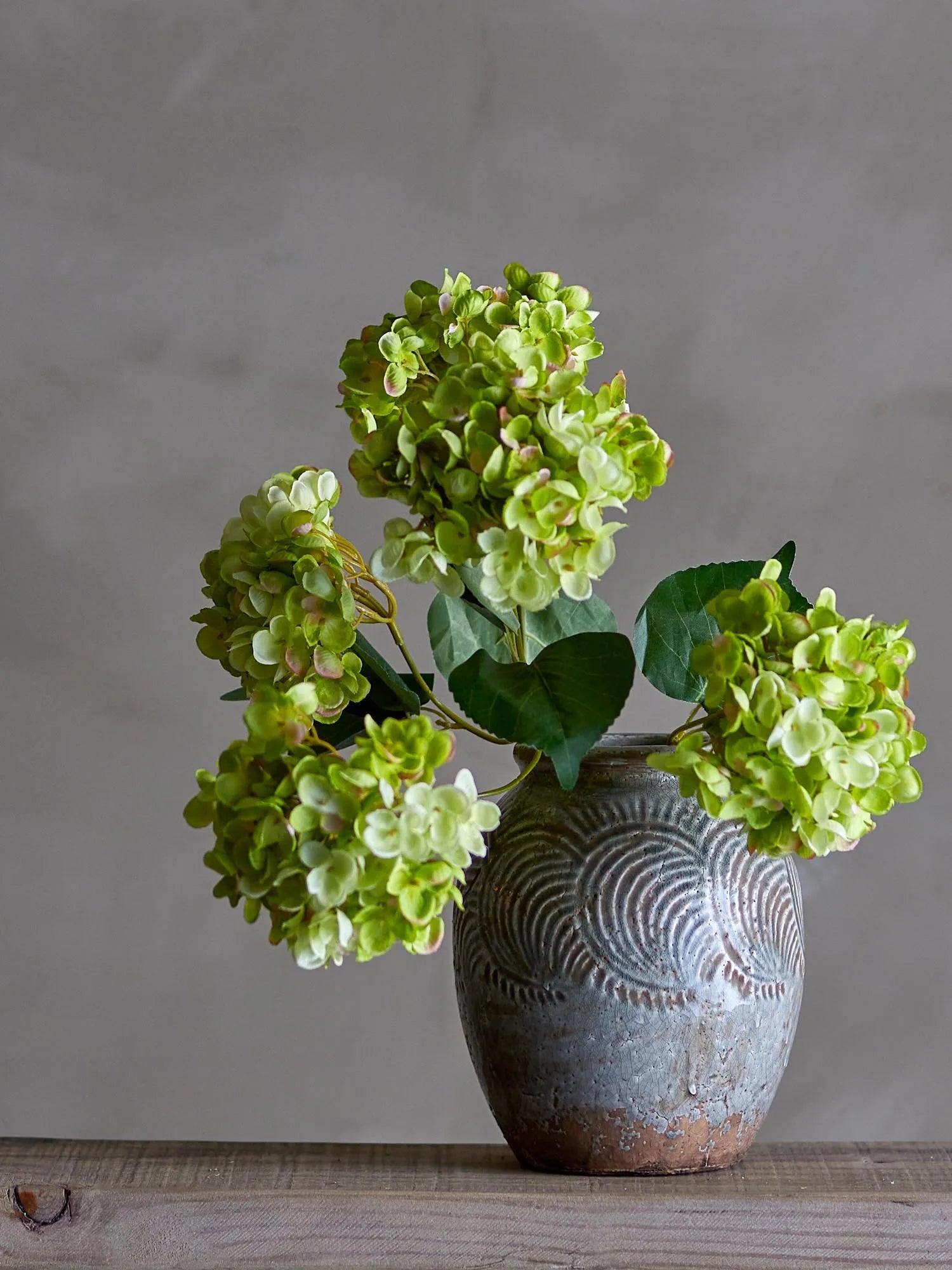 Hydrangea Stiel, Weiss, Künstliche Blumen in Weiß präsentiert im Onlineshop von KAQTU Design AG. Kunstpflanze ist von Bloomingville