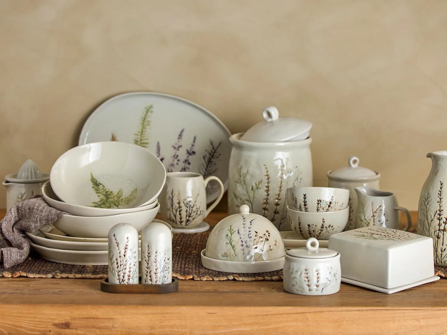 Bea Becher, Multipack, Natur, Steingut in Natur präsentiert im Onlineshop von KAQTU Design AG. Tasse ist von Bloomingville