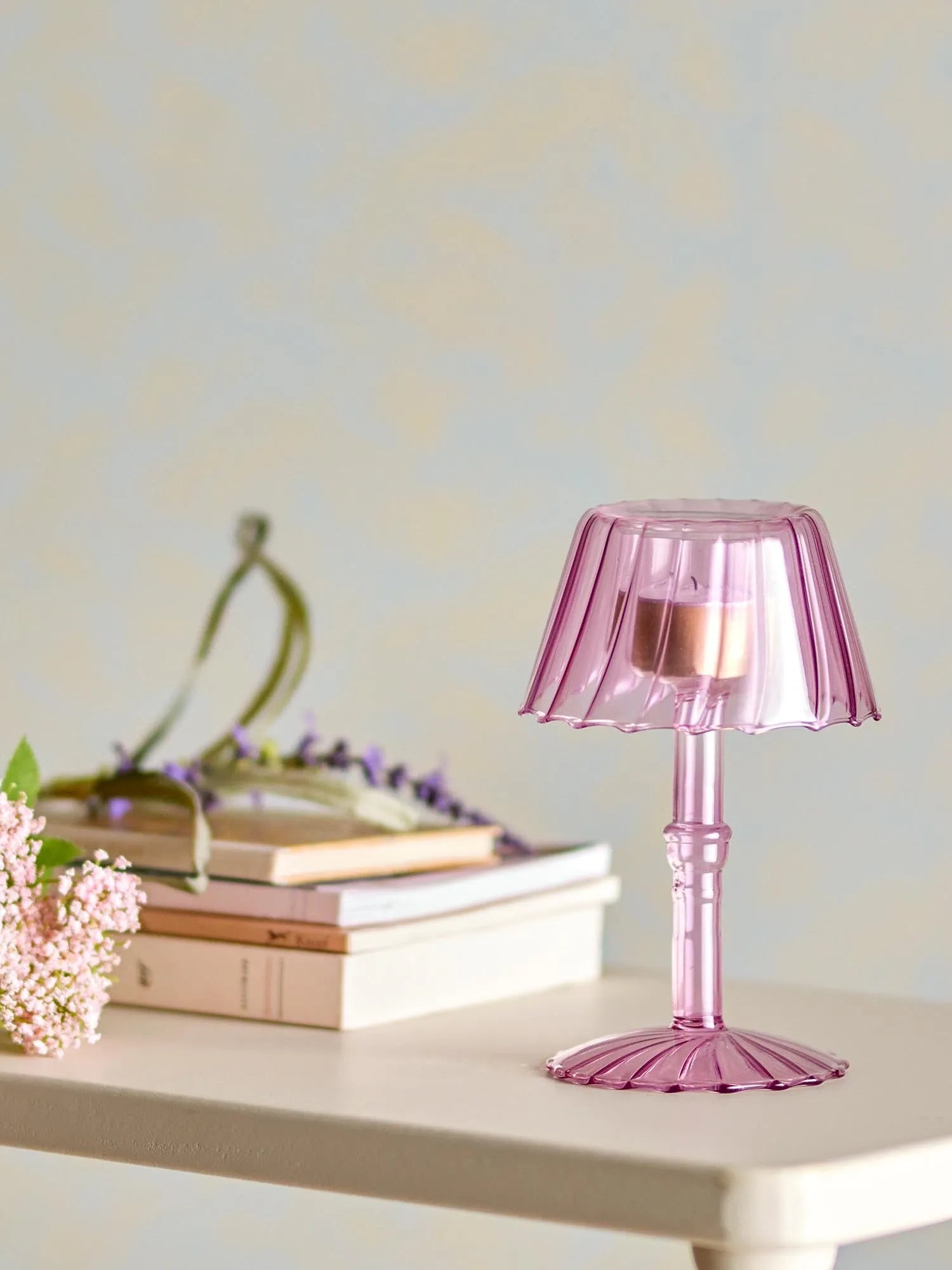 Cisco Teelichthalter, Rose, Glas in Rose präsentiert im Onlineshop von KAQTU Design AG. Teelichthalter ist von Bloomingville