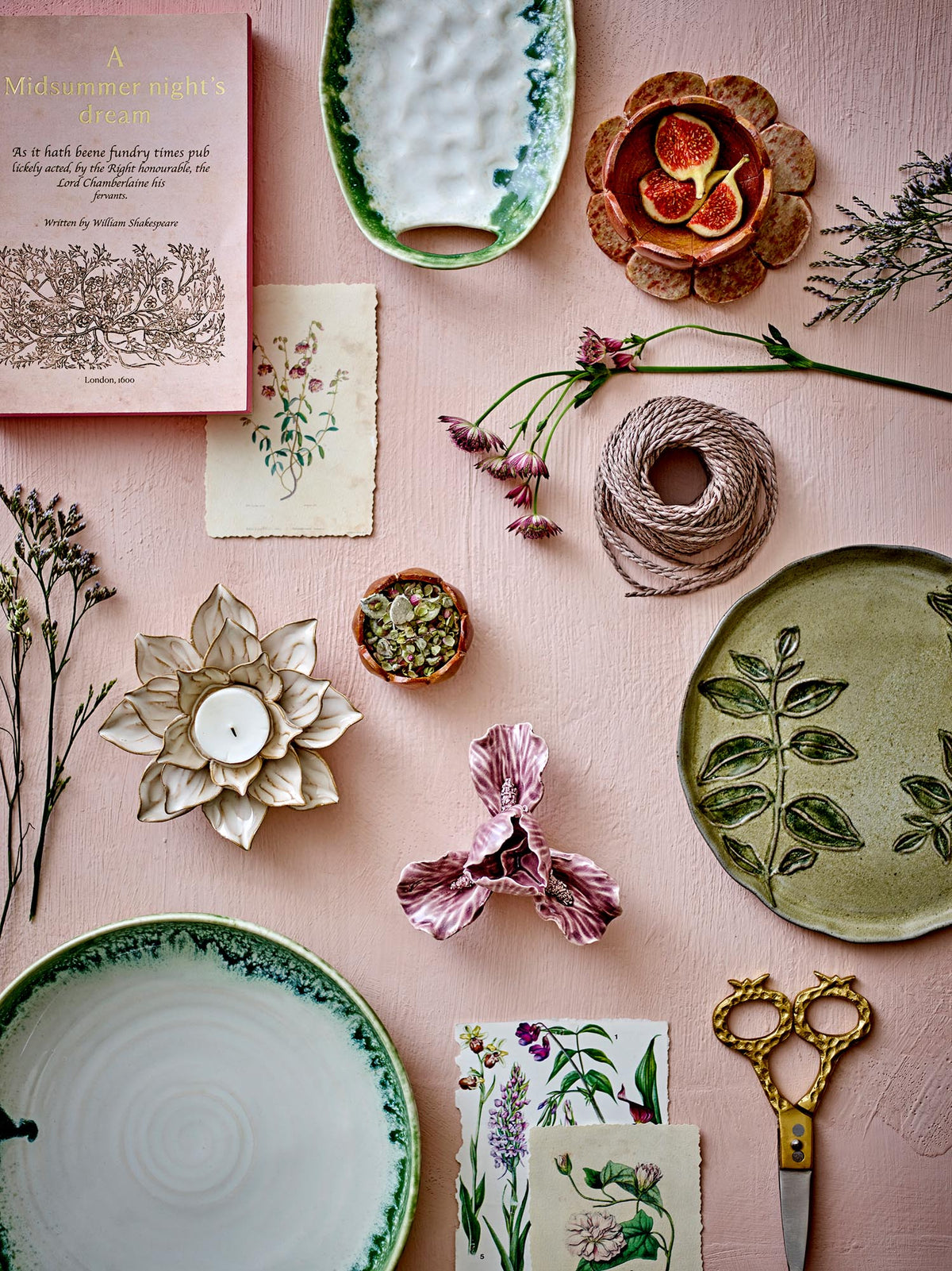 Prim Servierplatte, Grün, Steingut in Grün präsentiert im Onlineshop von KAQTU Design AG. Servierplatten ist von Creative Collection