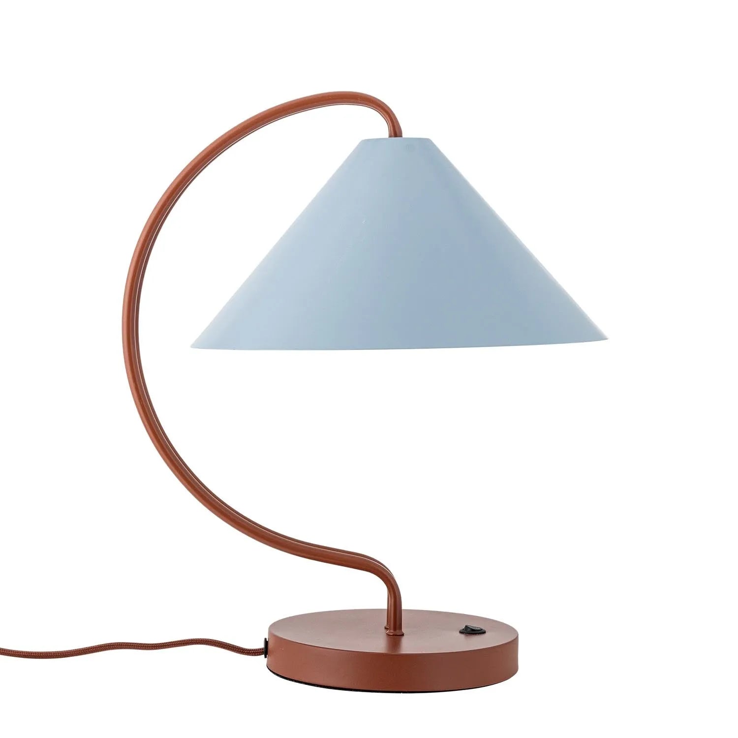 Die Janya Tischlampe in Rot von Bloomingville vereint skandinavisches Design mit Funktionalität und verleiht jedem Raum einen stilvollen Akzent.