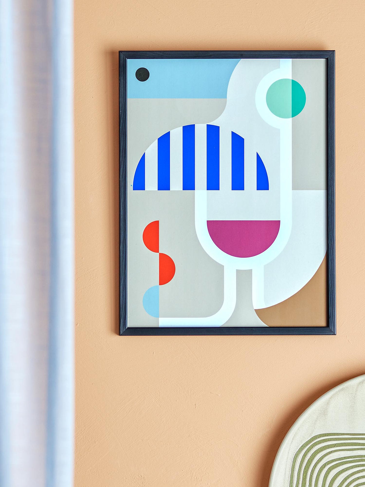 Wine Illustration mit Rahmen, Schwarz, Kiefer in Schwarz präsentiert im Onlineshop von KAQTU Design AG. Bild ist von Bloomingville