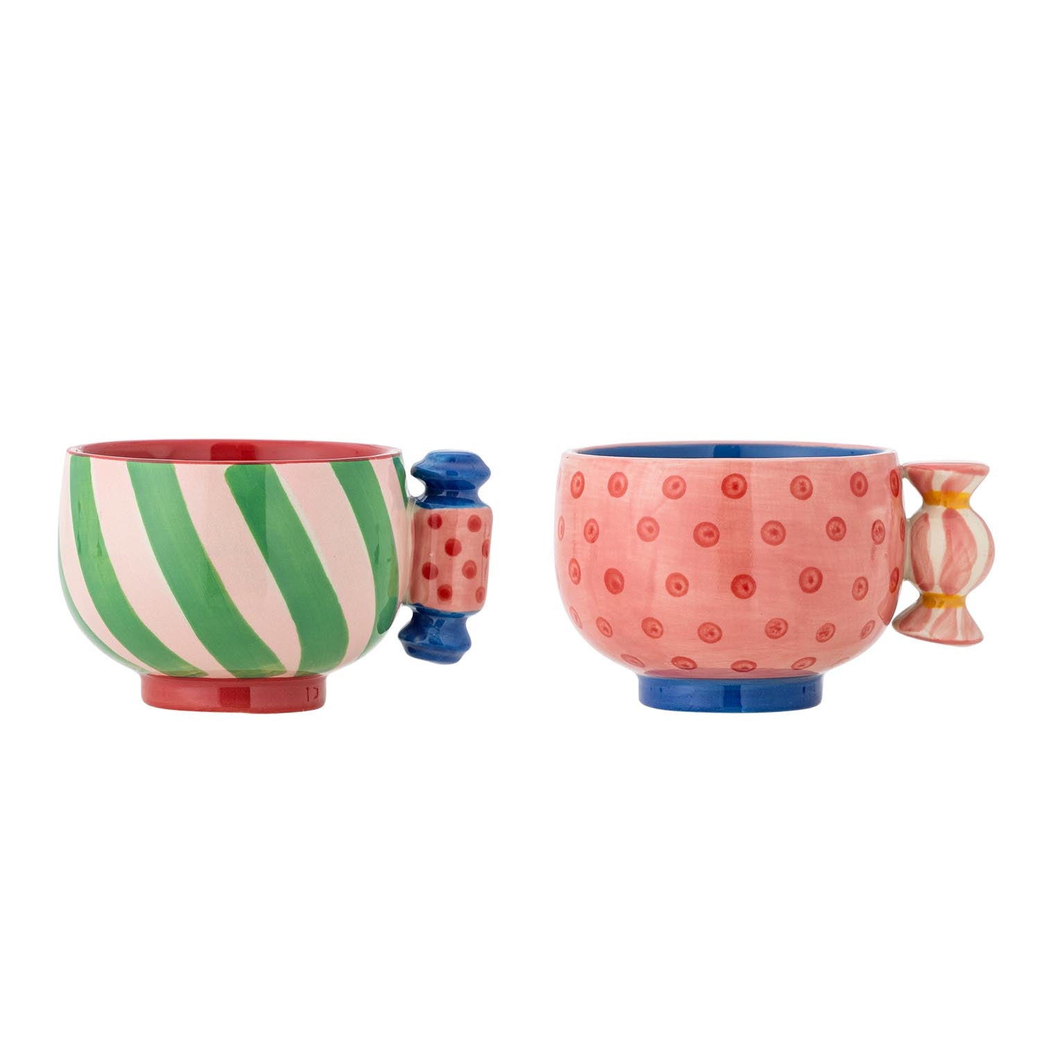 Die Caramella Tasse von Bloomingville: stilvolles Steingut in zartem Rosa, inspiriert von skandinavischer Schlichtheit. Perfekt für Heissgetränke.