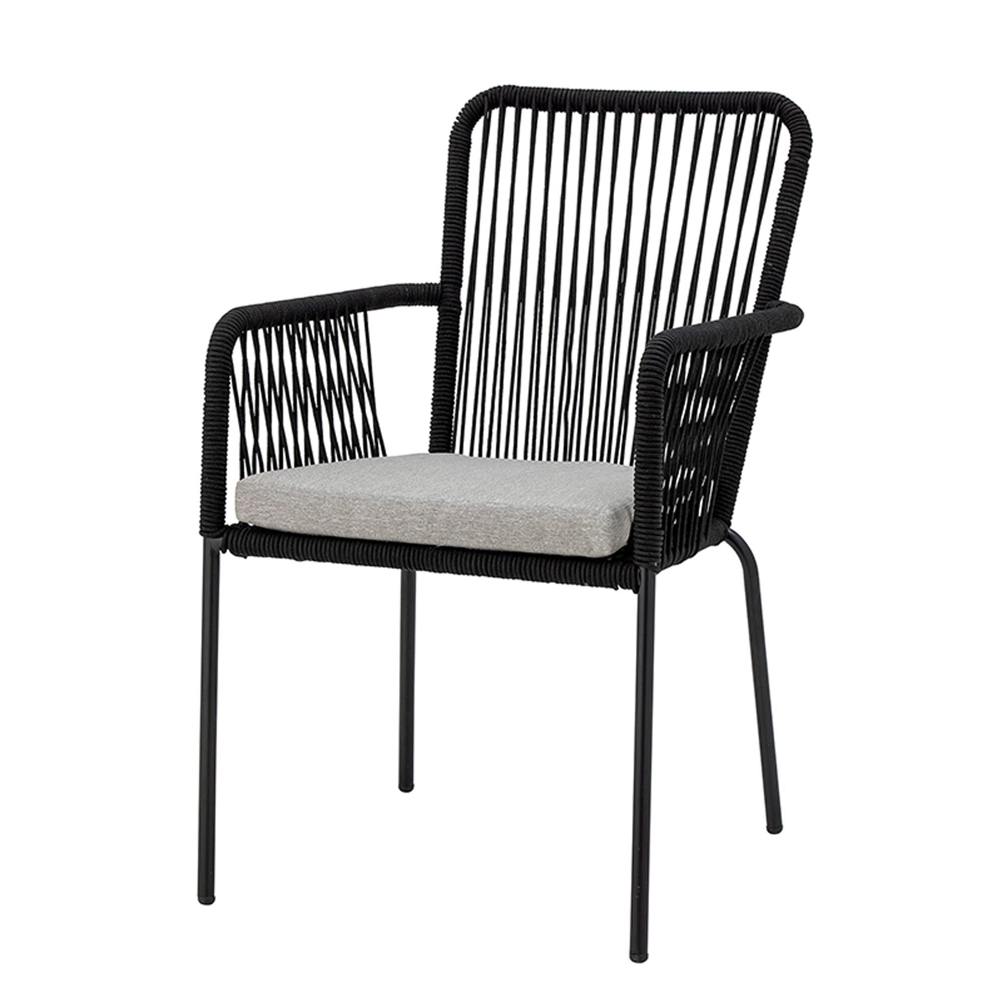 Eleganter Santino Esszimmerstuhl von Bloomingville: Robuster Metallrahmen, stilvolles Design, bequeme Kissenbezüge, ideal für Innen- und Außenbereiche.