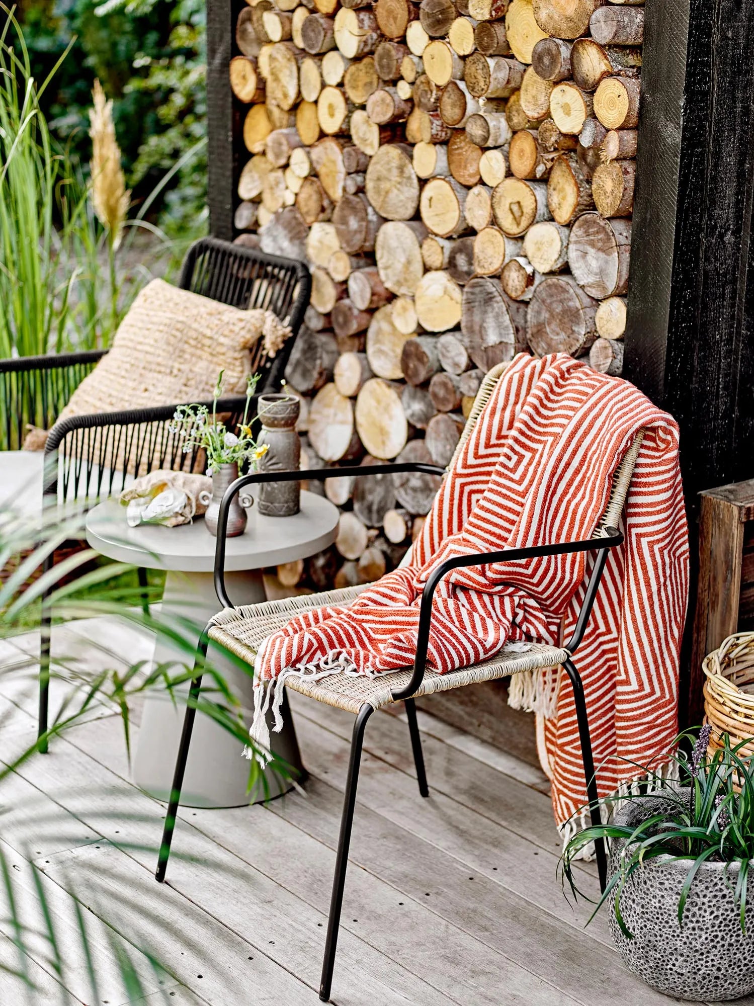 Marko Blumentopf, Grau, Terrakotta in Grau präsentiert im Onlineshop von KAQTU Design AG. Pflanzentopf Outdoor ist von Bloomingville