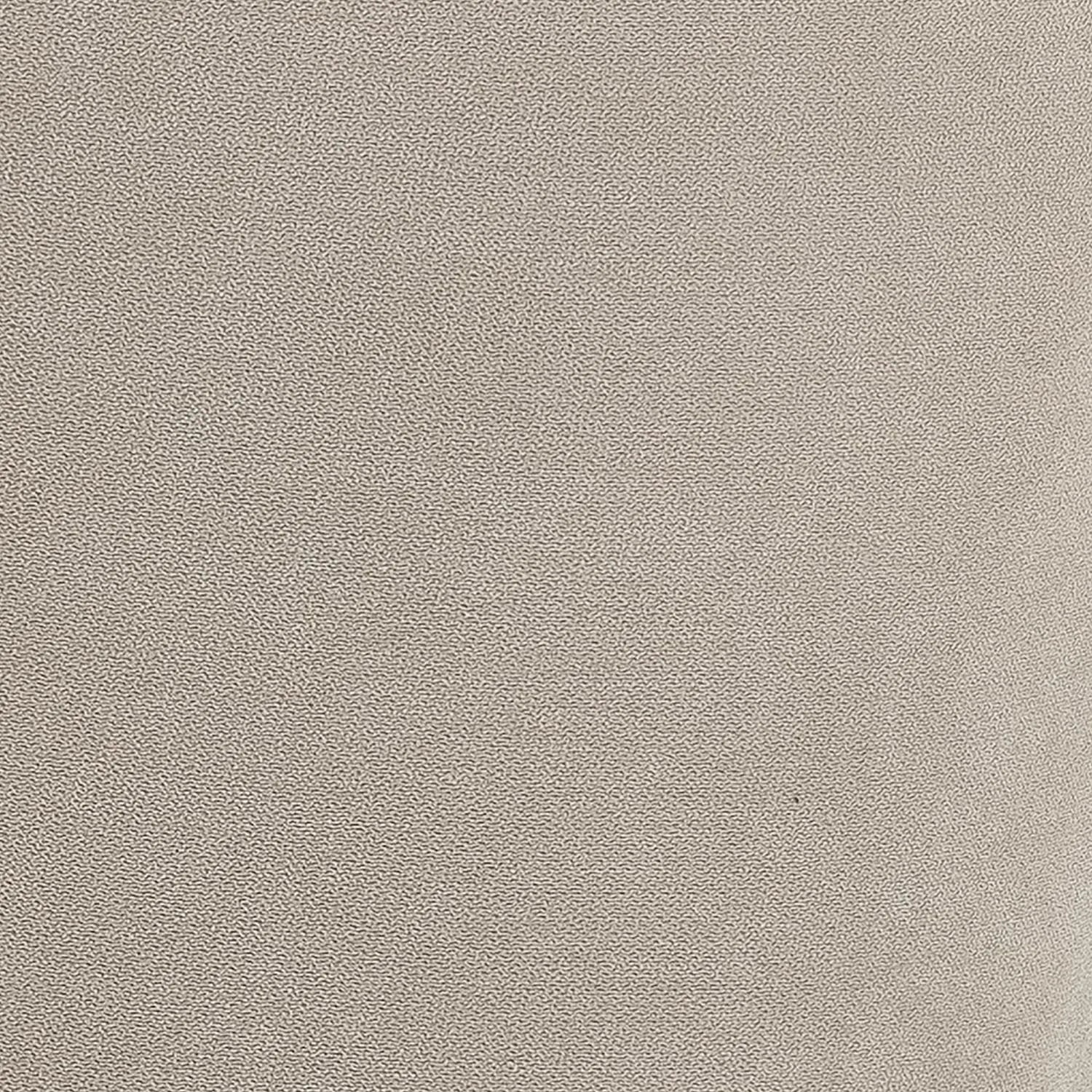 Eleganter Loon Loungesessel: Grauer Polyester, schwarze Beine, zeitloser Komfort für stilvolle Entspannung in jedem Raum.