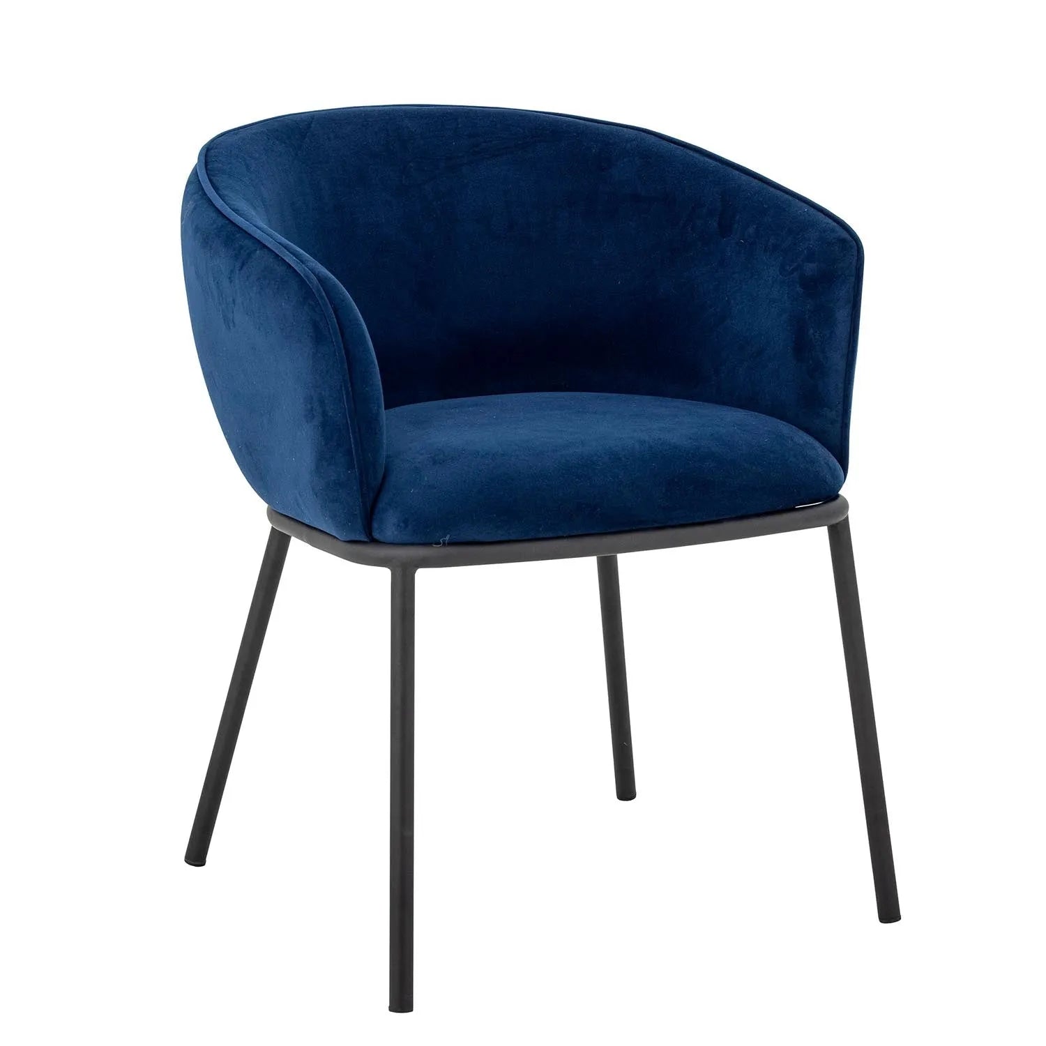 Eleganter Esszimmerstuhl in Blau aus recyceltem Polyester, vereint Stil und Nachhaltigkeit für umweltbewusstes Wohnen.