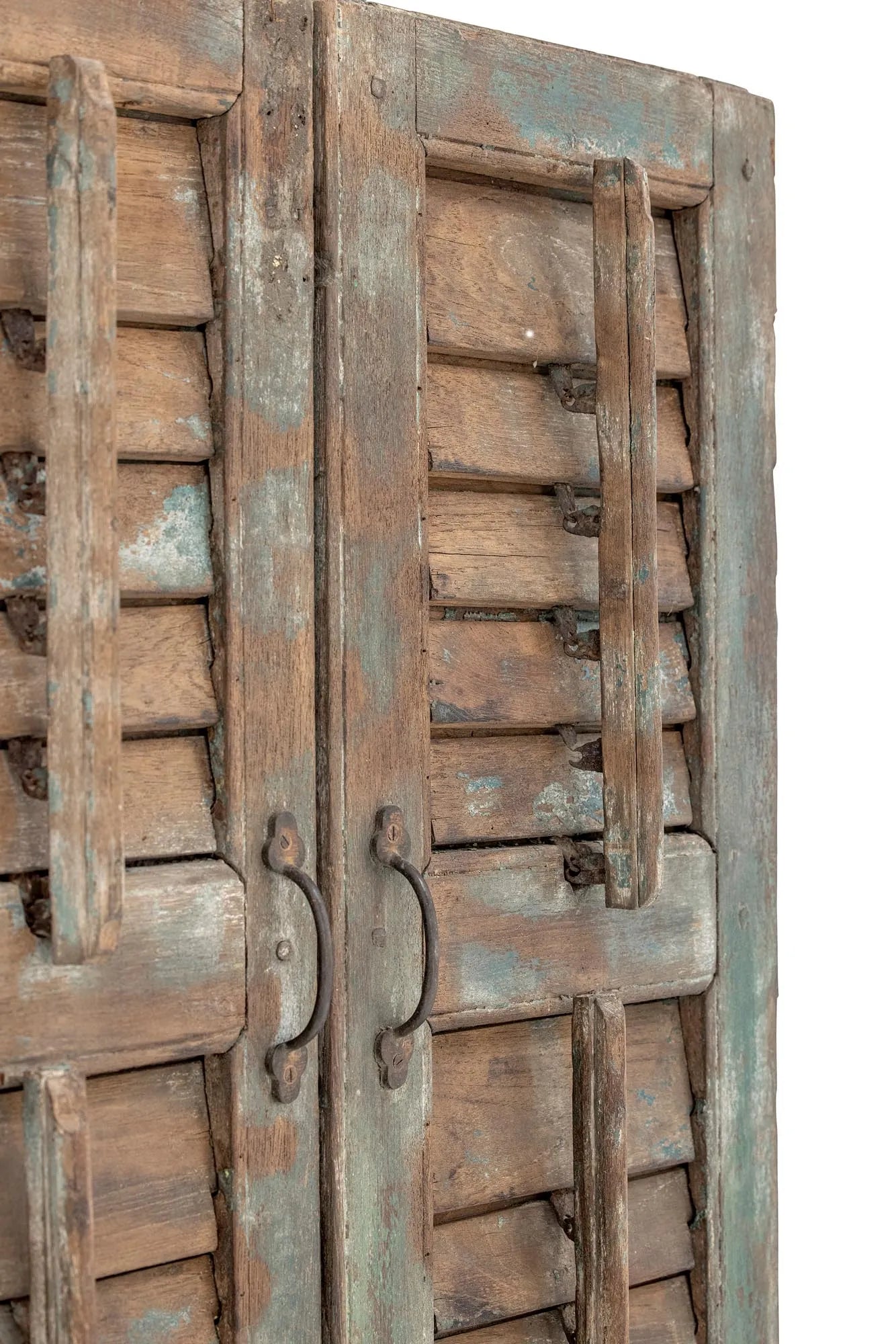 Einzigartige Wandkunst aus recyceltem Holz mit Vintage-Charme, nachhaltig und individuell für Ihr Zuhause.