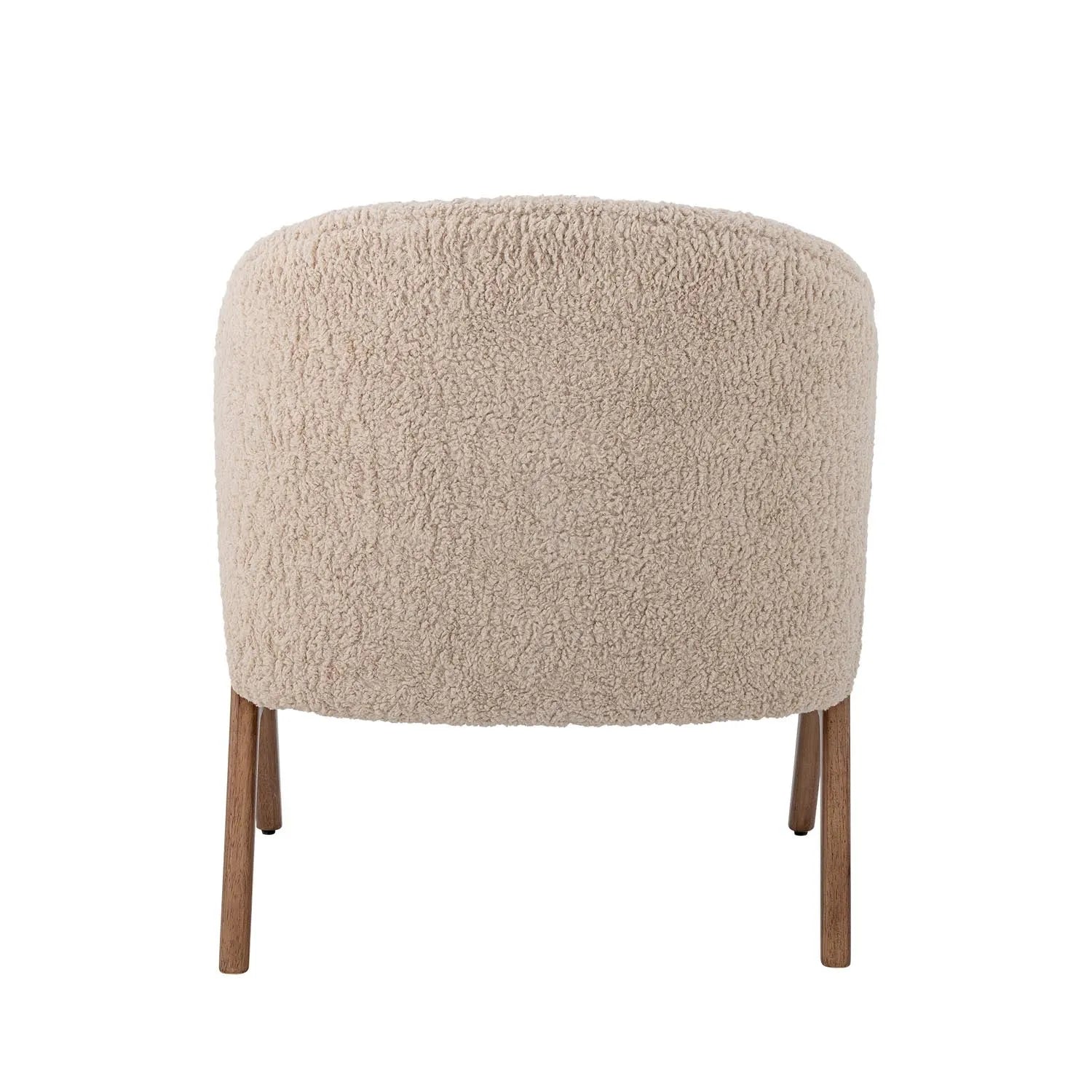 Eleganter Loungesessel aus nachhaltigem Gummibaumholz, vereint skandinavisches Design mit Komfort und zeitloser Ästhetik.