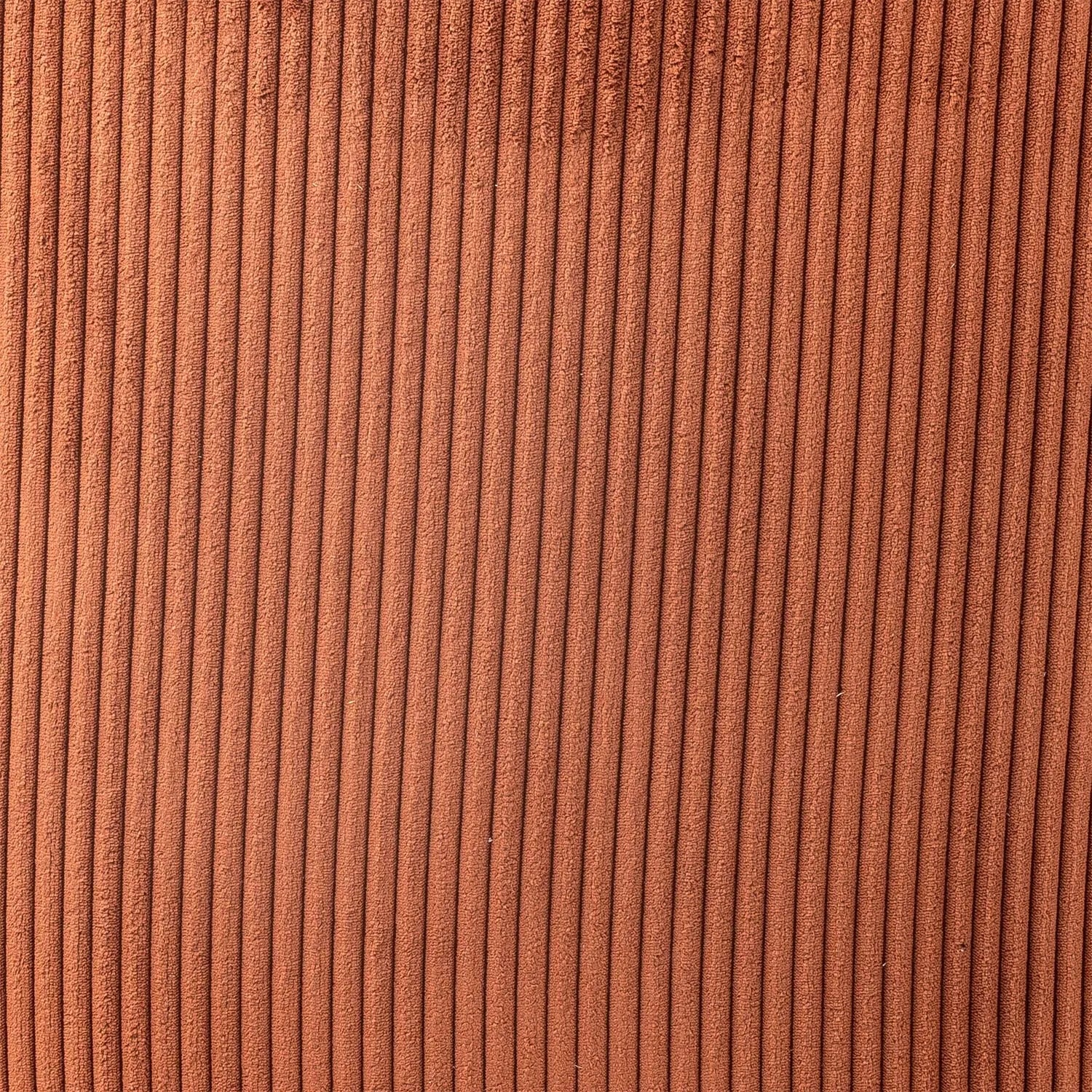 Der Pradi Loungesessel in Orange von Bloomingville vereint Komfort und Stil mit einem drehbaren Design und strapazierfähigem Polyesterbezug.