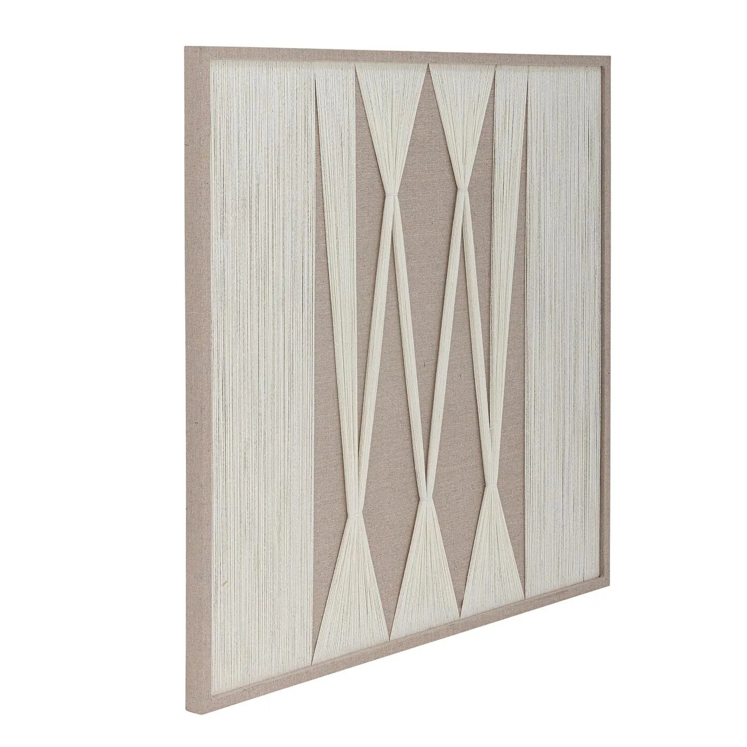 Die Didder Wanddekoration von Bloomingville vereint natürliche Baumwolle mit modernem Design, ideal für stilvolle, nachhaltige Wohnräume.