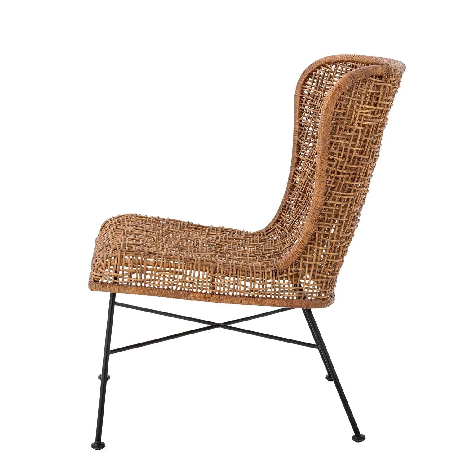 Der Somme Loungesessel aus Rattan vereint Eleganz und Komfort, ideal für stilvolle und nachhaltige Wohnräume.
