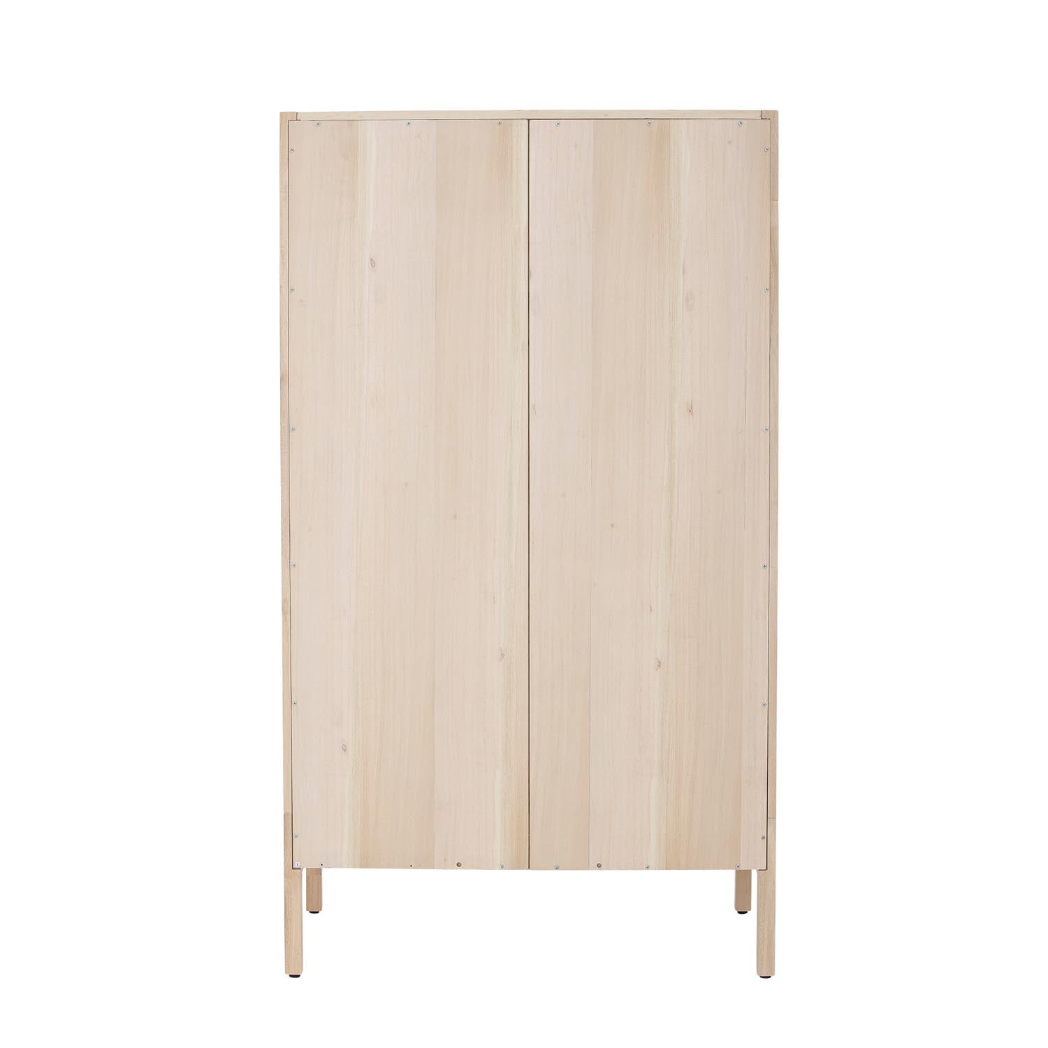 Das Marikka Kabinett aus FSC®-zertifiziertem Kiefernholz vereint Nachhaltigkeit und stilvolle Natürlichkeit für Ihr Interieur.