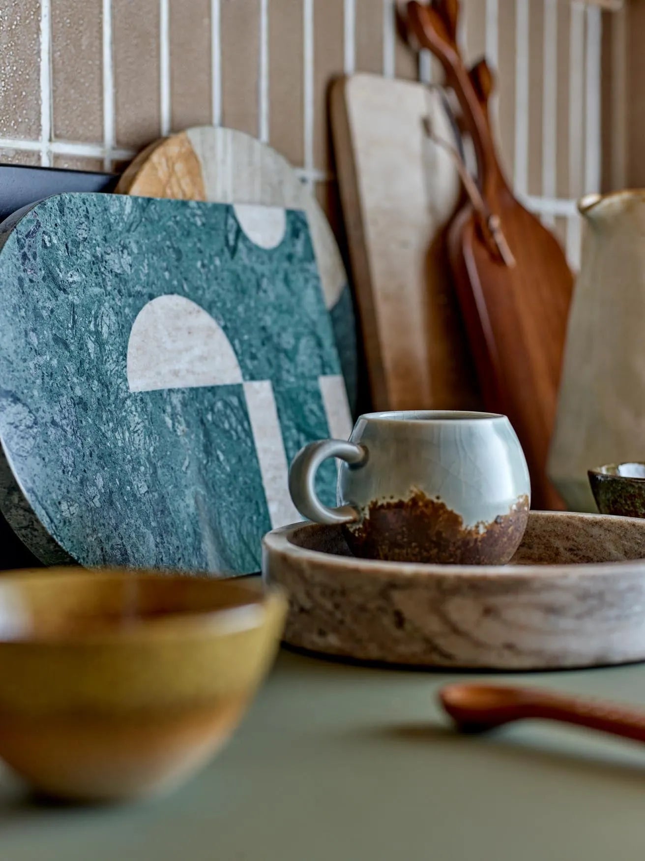 Ivette Tablett, Natur, Marmor in Nature präsentiert im Onlineshop von KAQTU Design AG. Tablett ist von Bloomingville