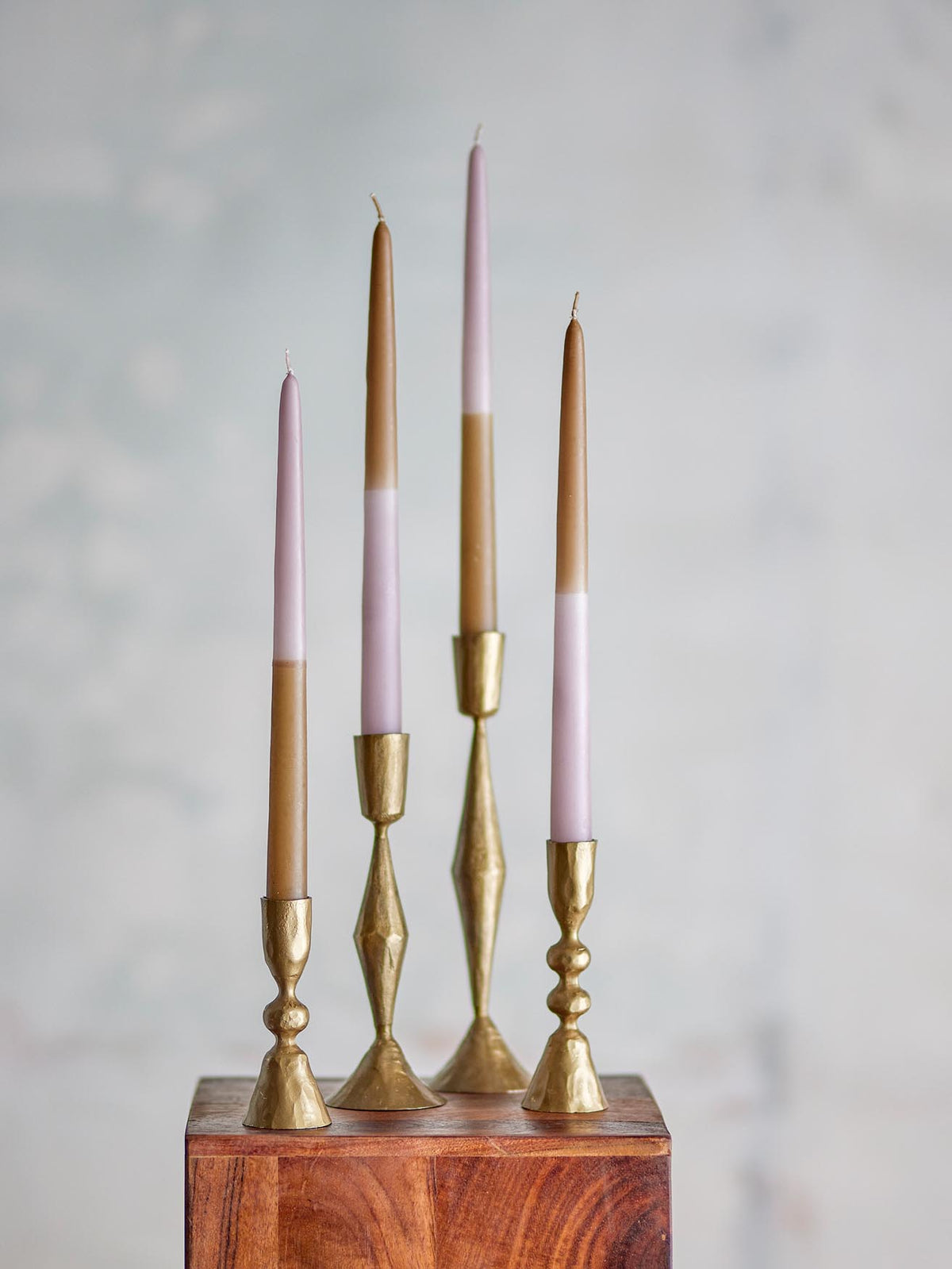 Burma Kerze, Rose, Parafin in Rose präsentiert im Onlineshop von KAQTU Design AG. Kerzen ist von Bloomingville