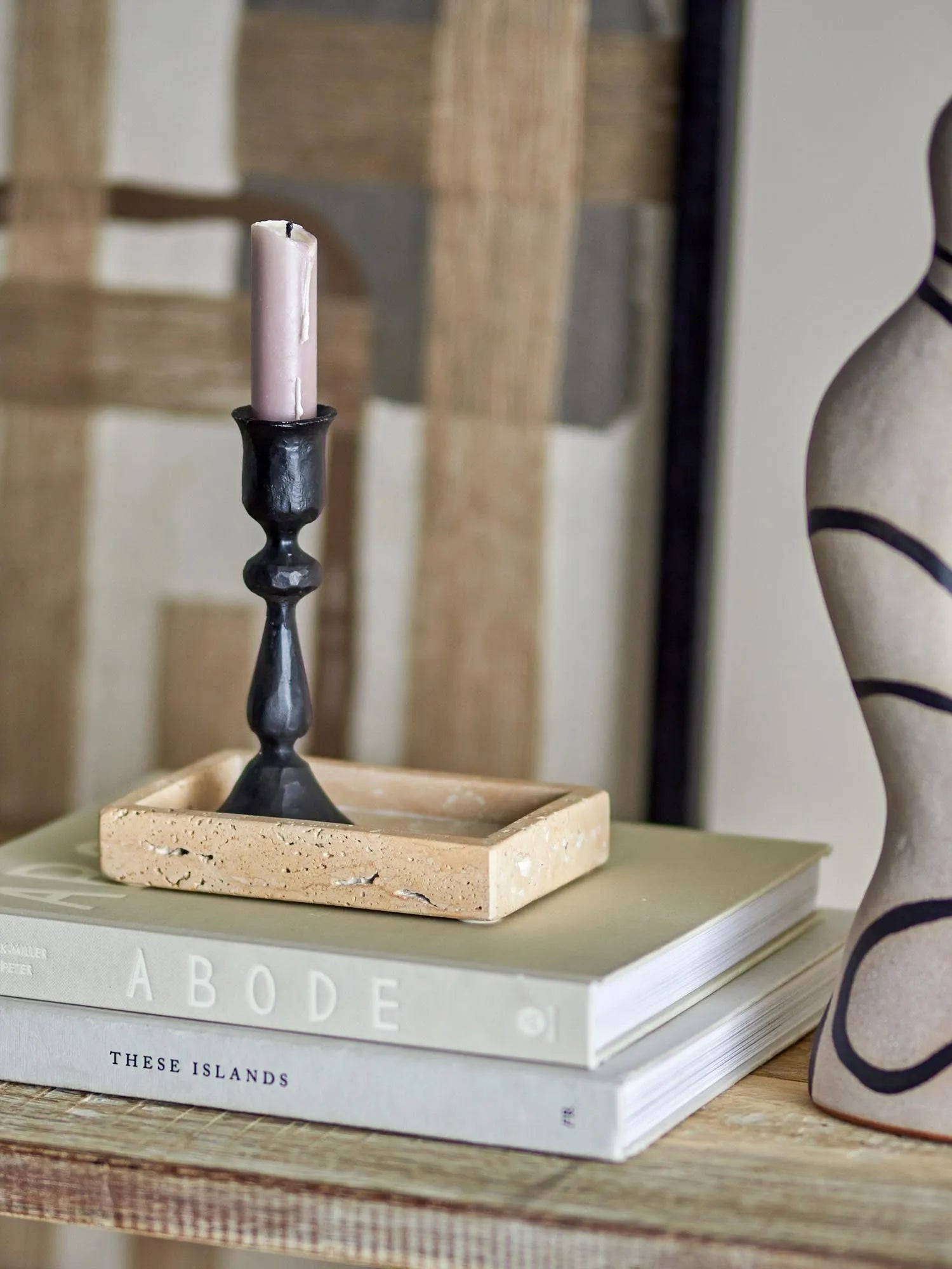 Majsa Tablett, Natur, Travertin in Natur präsentiert im Onlineshop von KAQTU Design AG. Tablett ist von Bloomingville