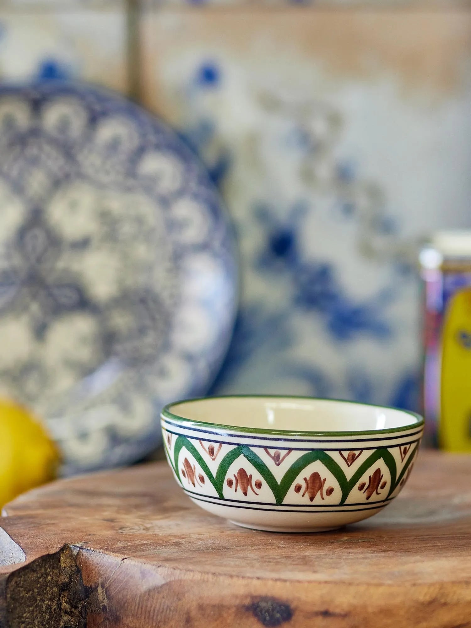 Karlie Schale, Grün, Steingut in Grün präsentiert im Onlineshop von KAQTU Design AG. Schale ist von Creative Collection