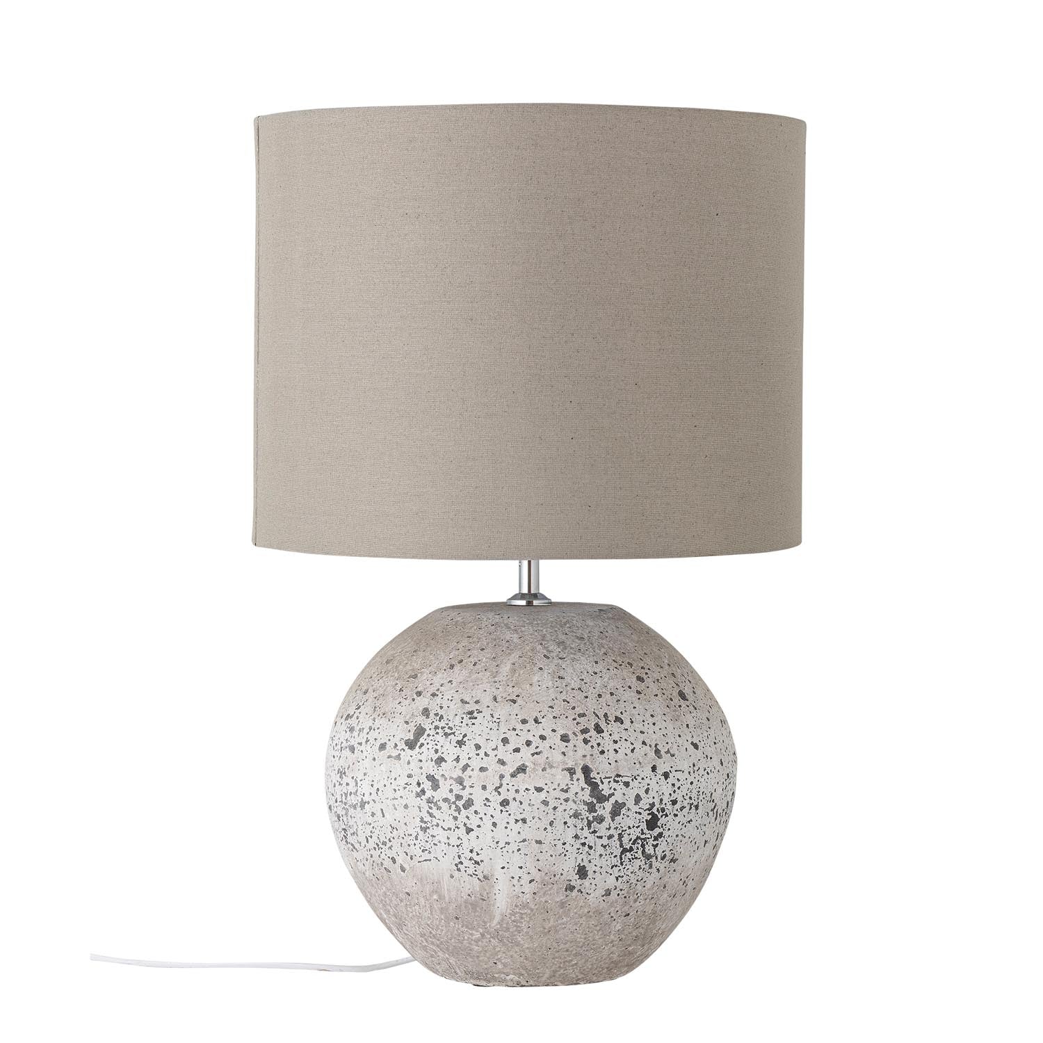 Isedora Tischlampe: Skandinavisches Design, robuster Steingut-Sockel, sanfter Schirm, zeitlose Eleganz, vielseitig einsetzbar.