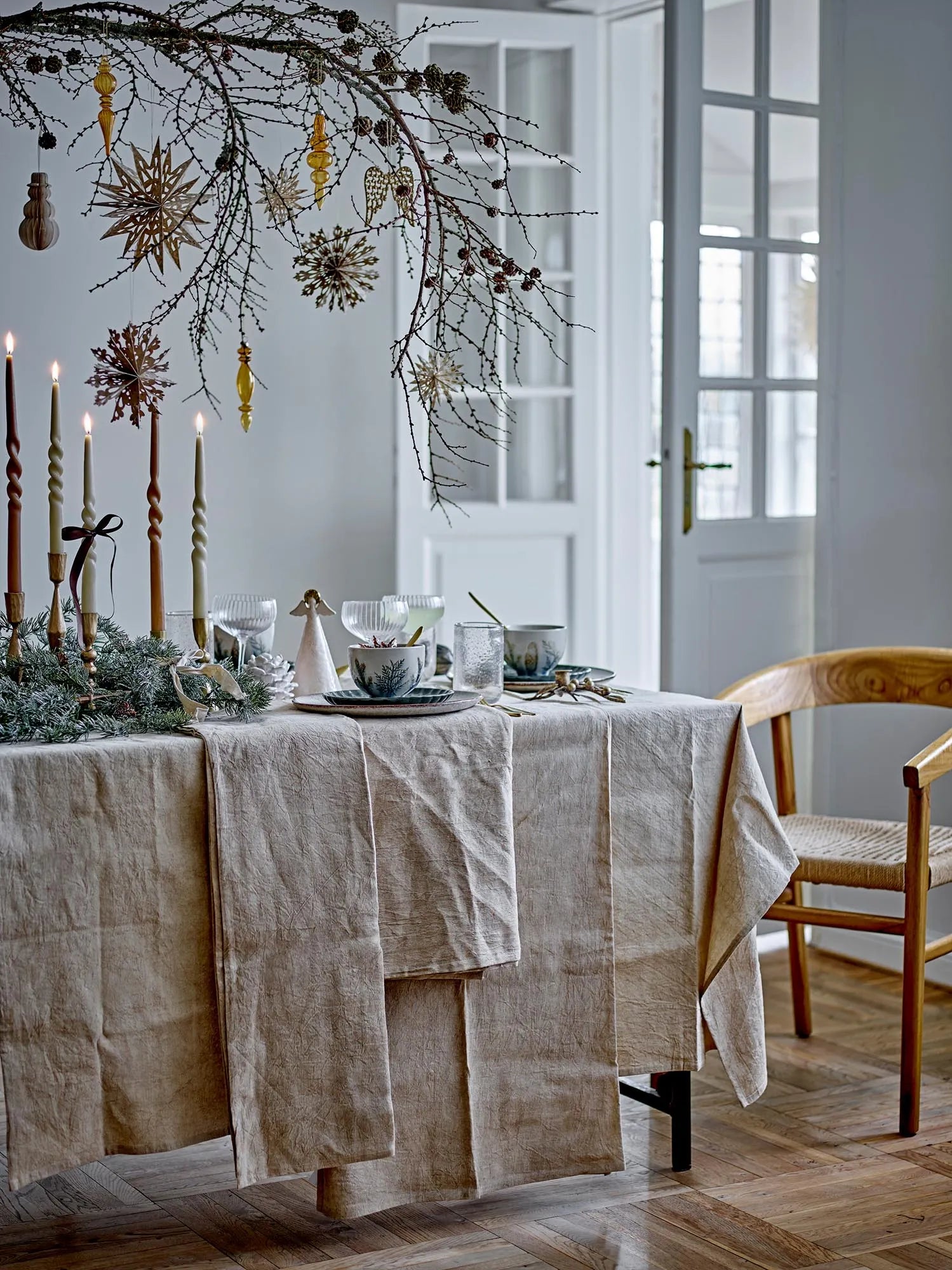 Felux Kerzenhalter, Gold, Metall in Gold präsentiert im Onlineshop von KAQTU Design AG. Kerzenständer ist von Bloomingville