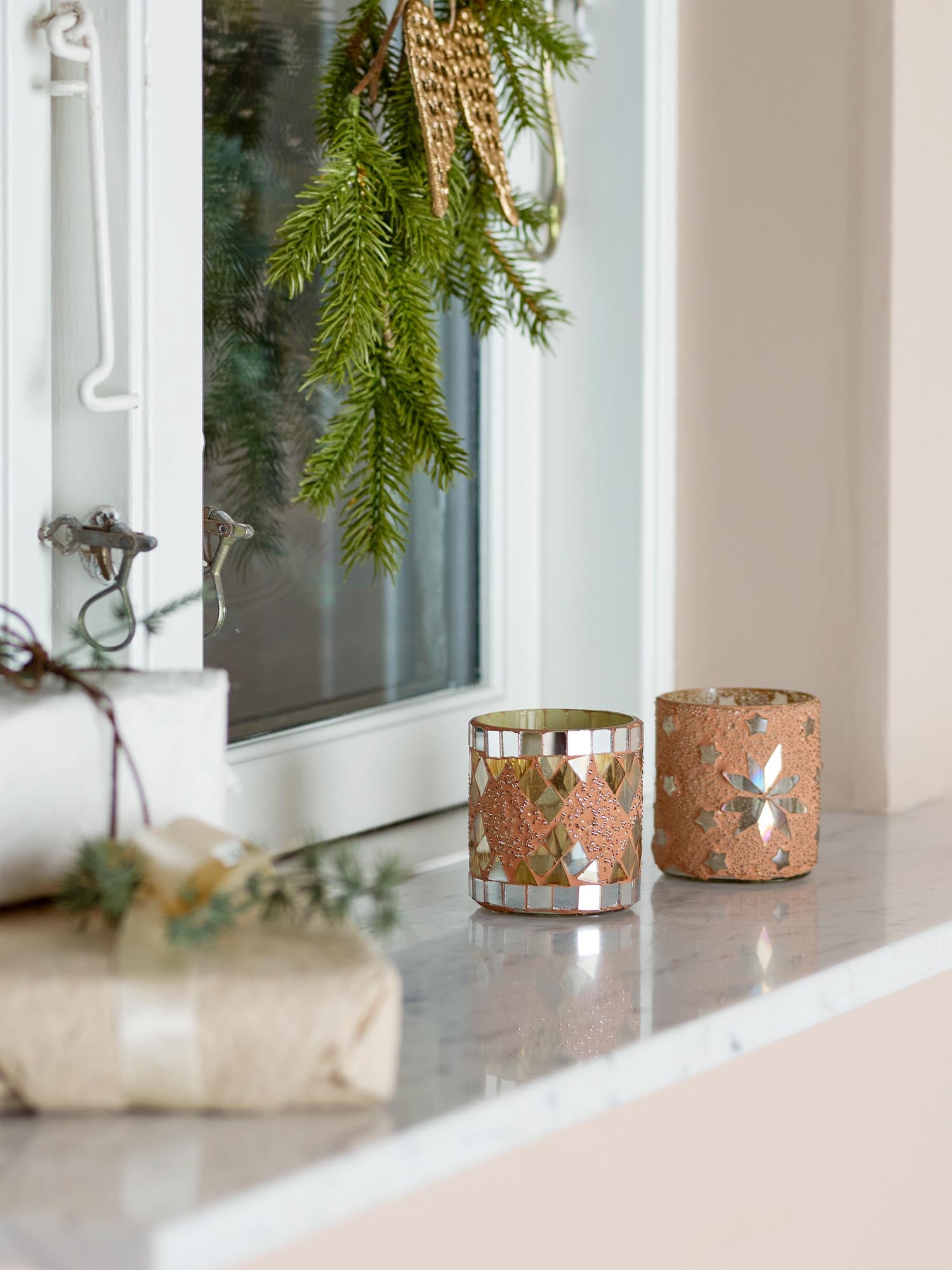 Miya Teelichthalter, Natur, Glas in Natur präsentiert im Onlineshop von KAQTU Design AG. Teelichthalter ist von Bloomingville