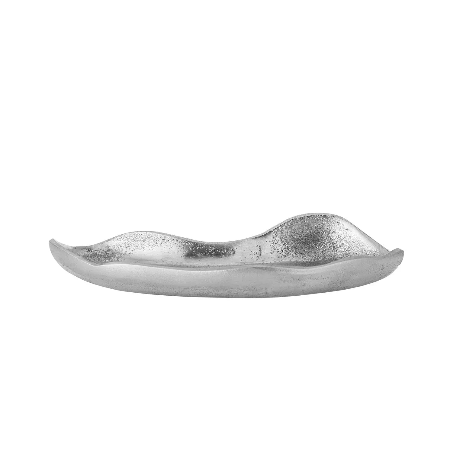 Elegantes, silbernes Tablett aus Aluminium mit organischen Formen, ideal für stilvolles Servieren und Dekorieren.