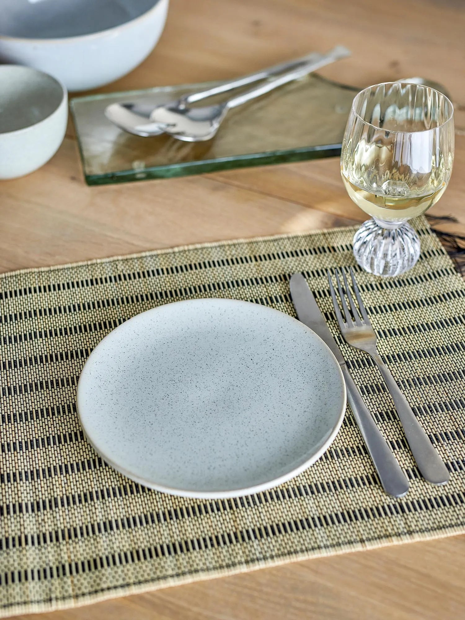 Addison Teller, Weiss, Steingut in Weiß präsentiert im Onlineshop von KAQTU Design AG. Teller ist von Bloomingville
