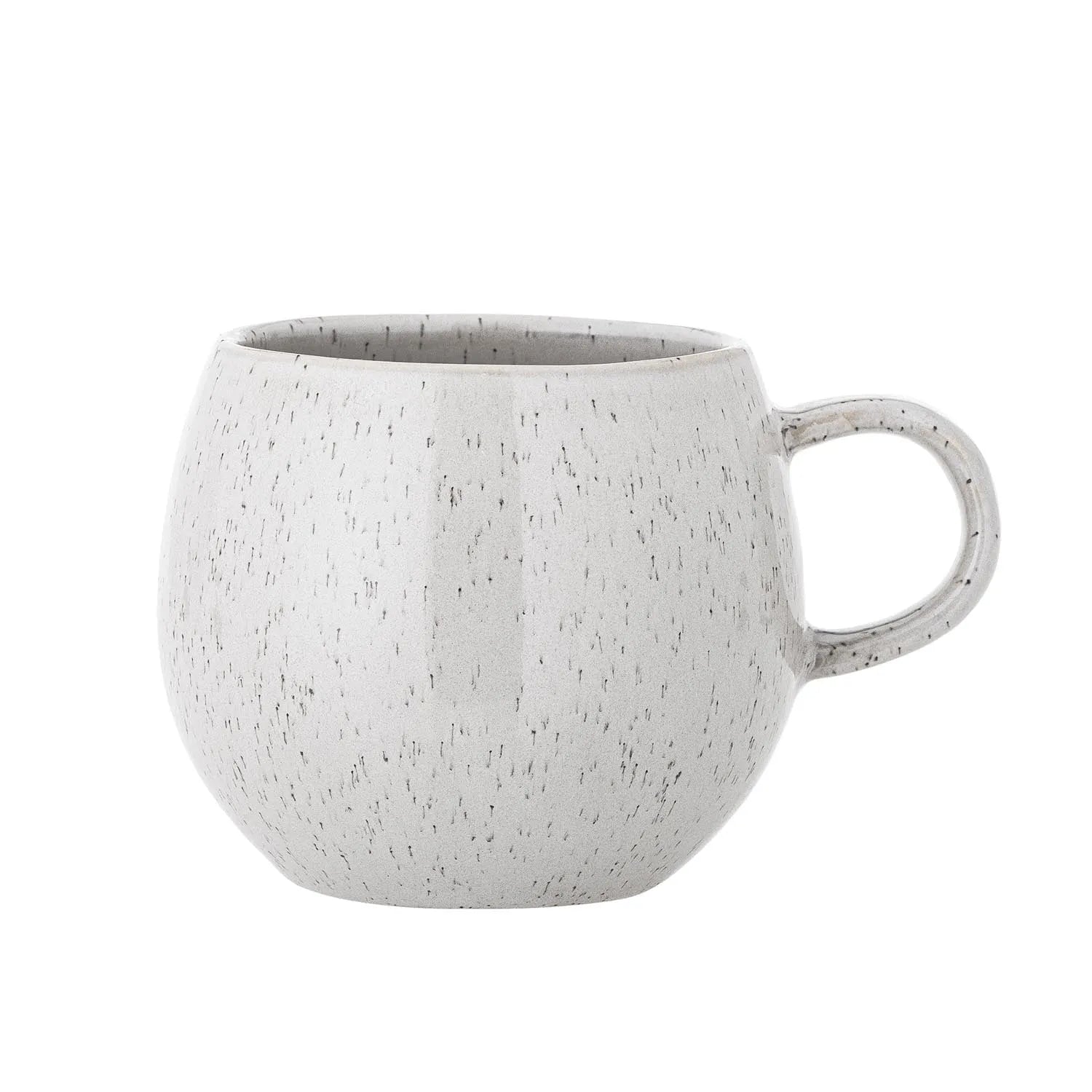 Addison Becher, Weiss, Steingut in Weiß präsentiert im Onlineshop von KAQTU Design AG. Tasse ist von Bloomingville