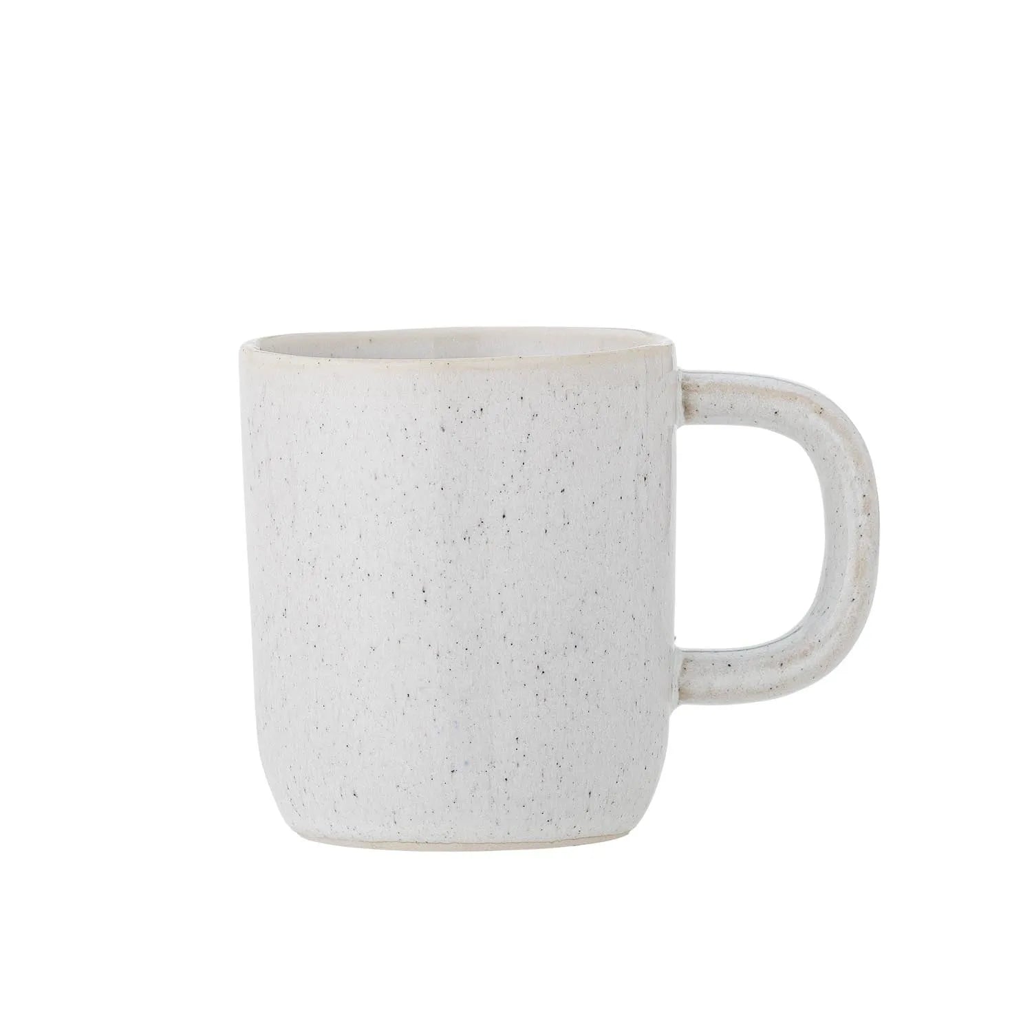 Addison Becher, Weiss, Steingut in Weiß präsentiert im Onlineshop von KAQTU Design AG. Tasse ist von Bloomingville