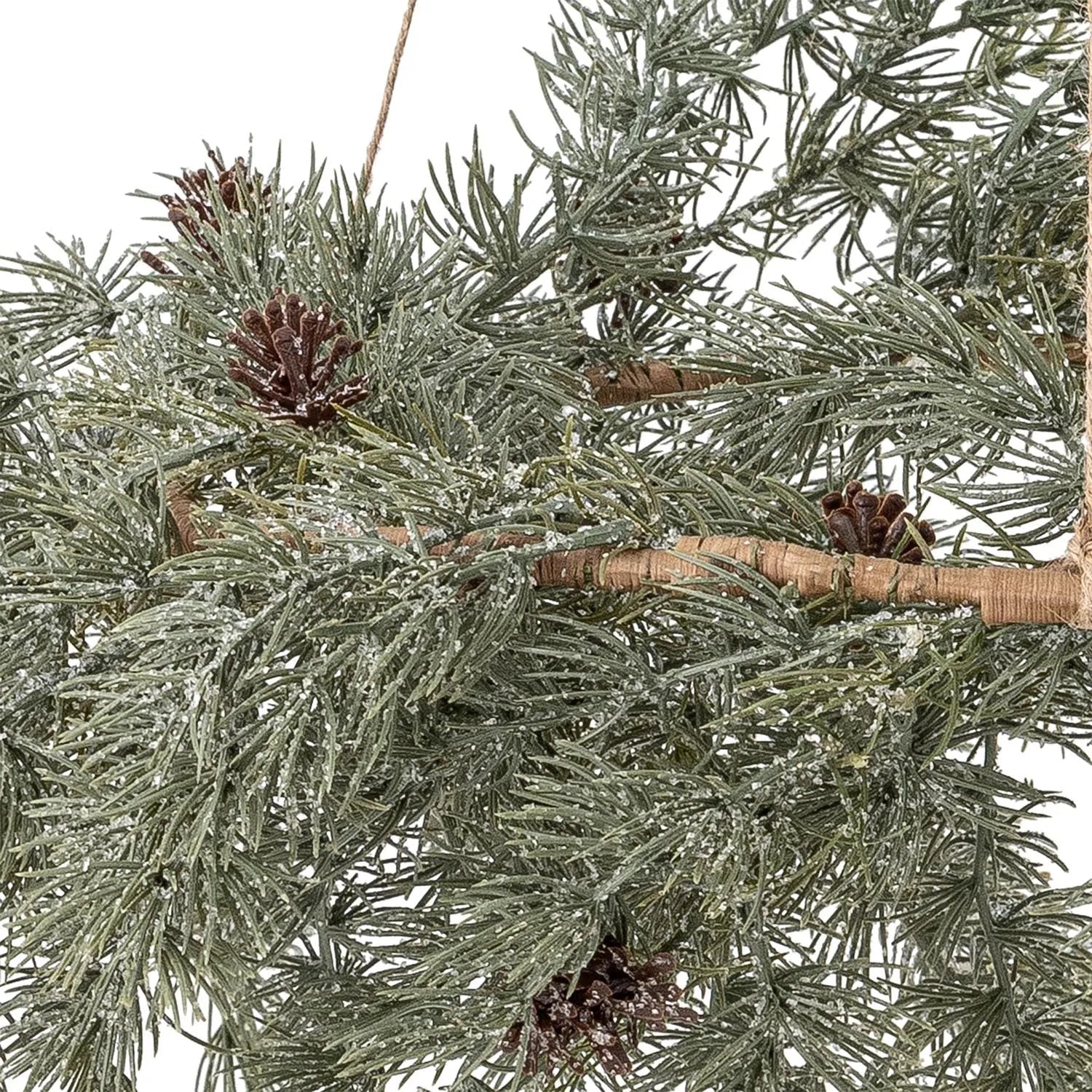 Cedar Kranz, Grün, Künstliche Blumen in Grün präsentiert im Onlineshop von KAQTU Design AG. Kunstpflanze ist von Bloomingville