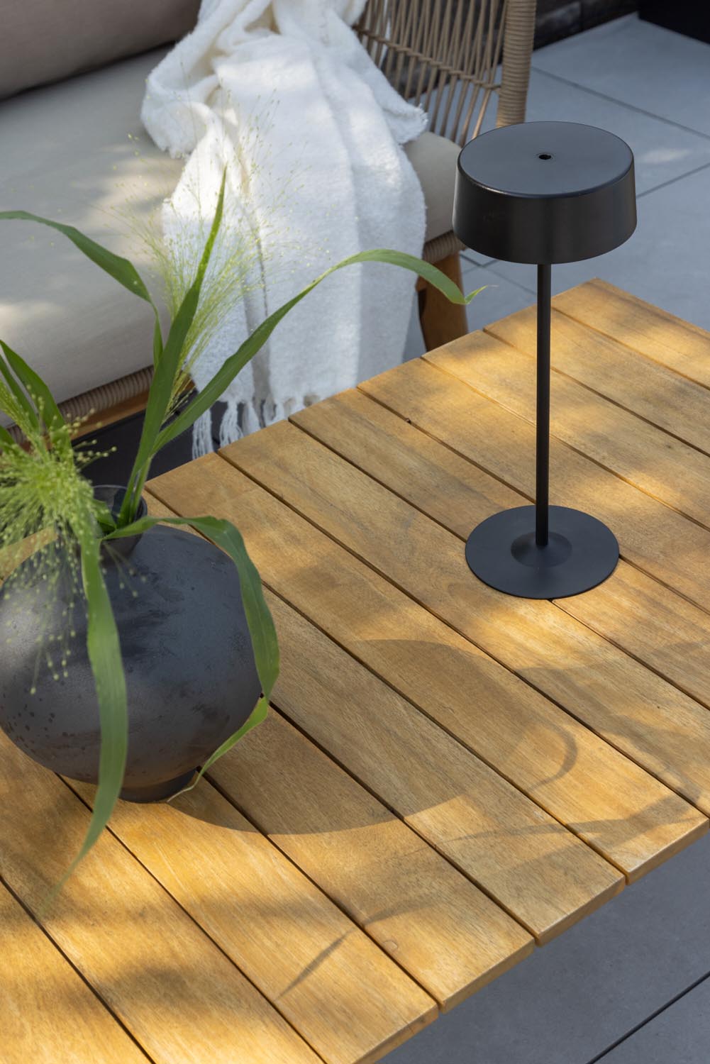 Chania Sofa Outdoorset 110cm in Latte präsentiert im Onlineshop von KAQTU Design AG. Loungeset ist von Venture Home