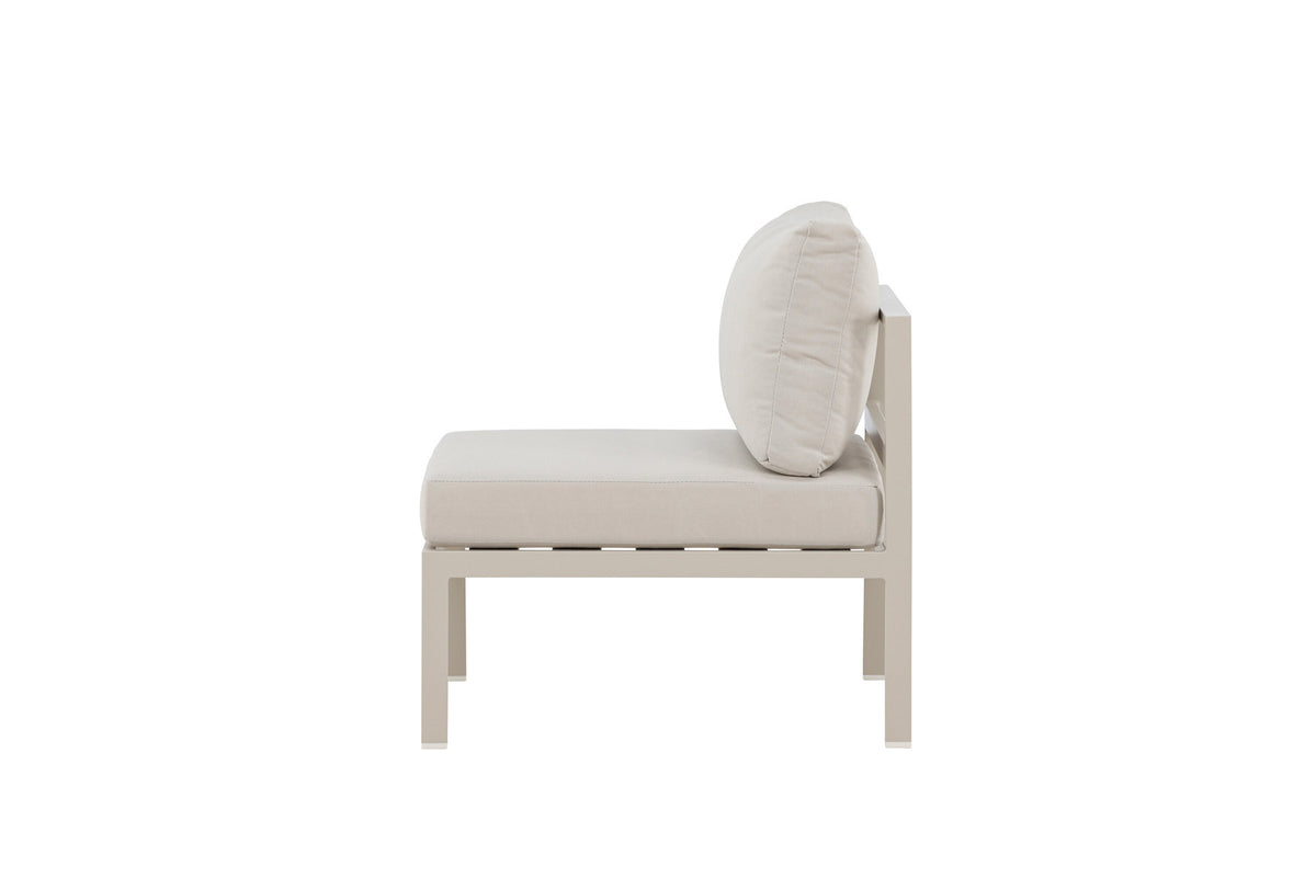 Copacabana Sofa Middle in Beige präsentiert im Onlineshop von KAQTU Design AG. Lounge Sofa ist von Venture Home