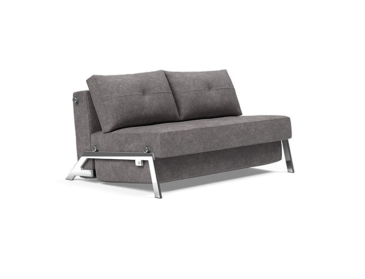 Cubed Klappsofa 140: Kompaktes Design trifft Funktionalität. Verwandelt sich schnell in ein Bett und bietet Stauraum für Bettzeug.