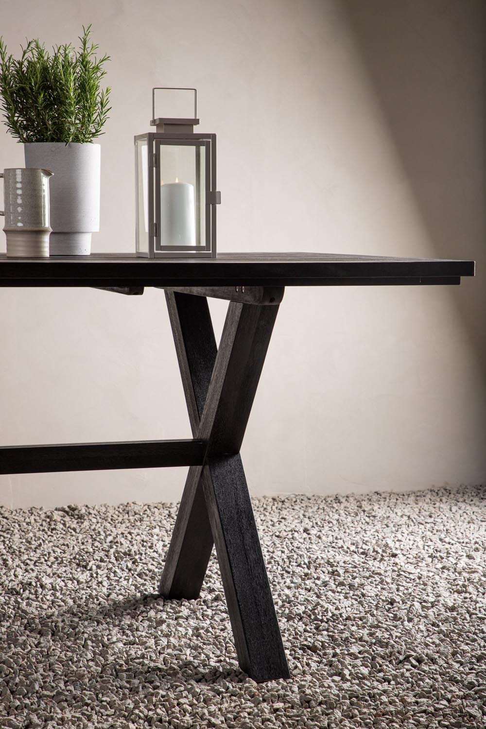 Rives Gartentisch in Schwarz präsentiert im Onlineshop von KAQTU Design AG. Gartentisch ist von Venture Home