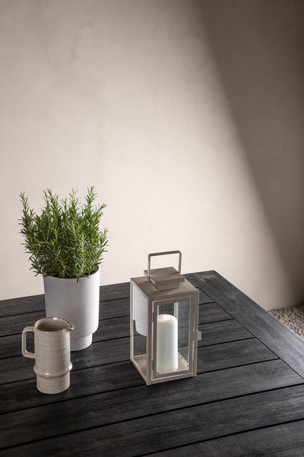 Rives Gartentisch in Schwarz präsentiert im Onlineshop von KAQTU Design AG. Gartentisch ist von Venture Home