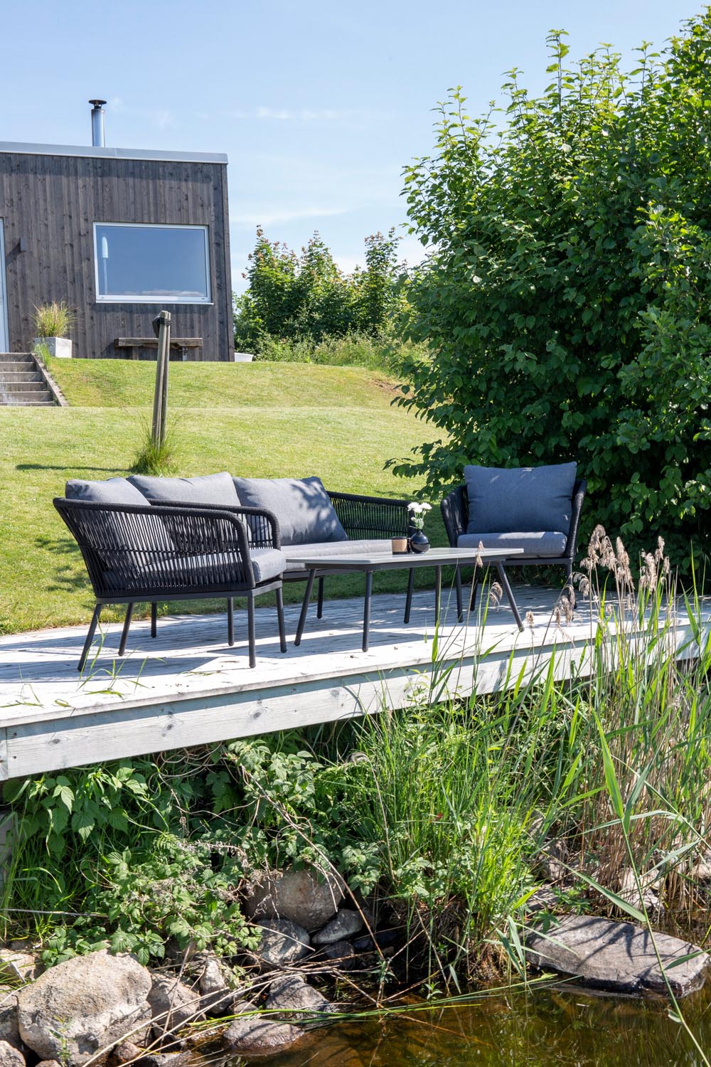 Wunderschöne Sofagarnitur in Grau präsentiert im Onlineshop von KAQTU Design AG. Loungeset ist von Venture Home