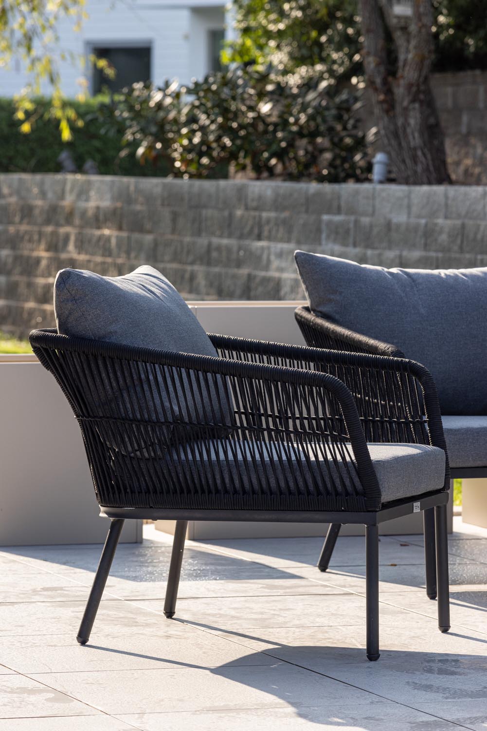 Wunderschöne Sofagarnitur in Grau präsentiert im Onlineshop von KAQTU Design AG. Loungeset ist von Venture Home