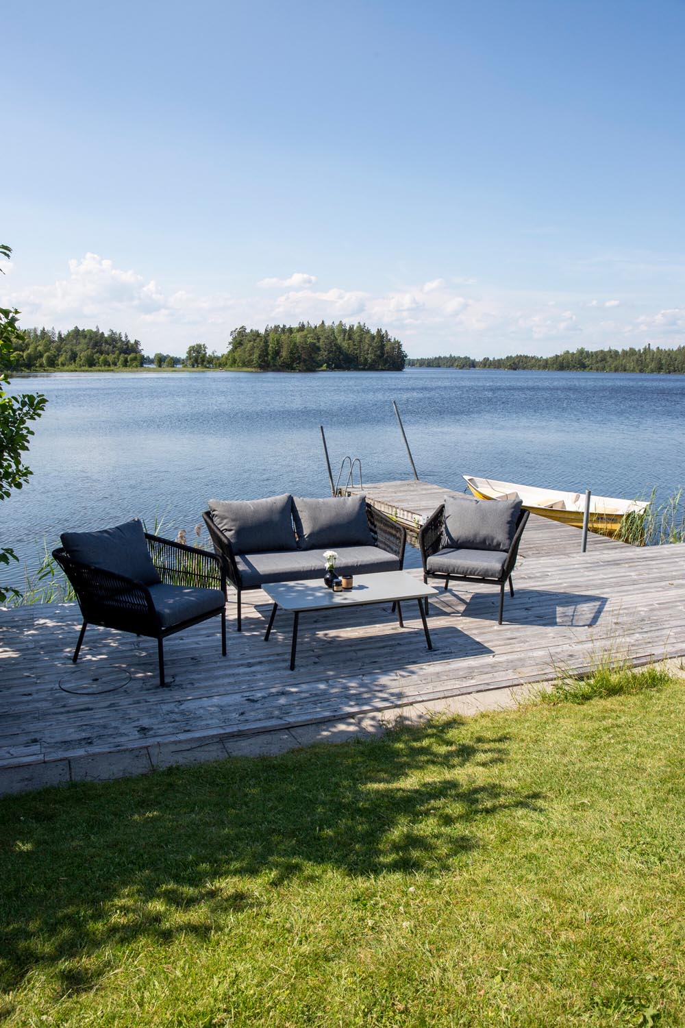 Wunderschöne Sofagarnitur in Grau präsentiert im Onlineshop von KAQTU Design AG. Loungeset ist von Venture Home