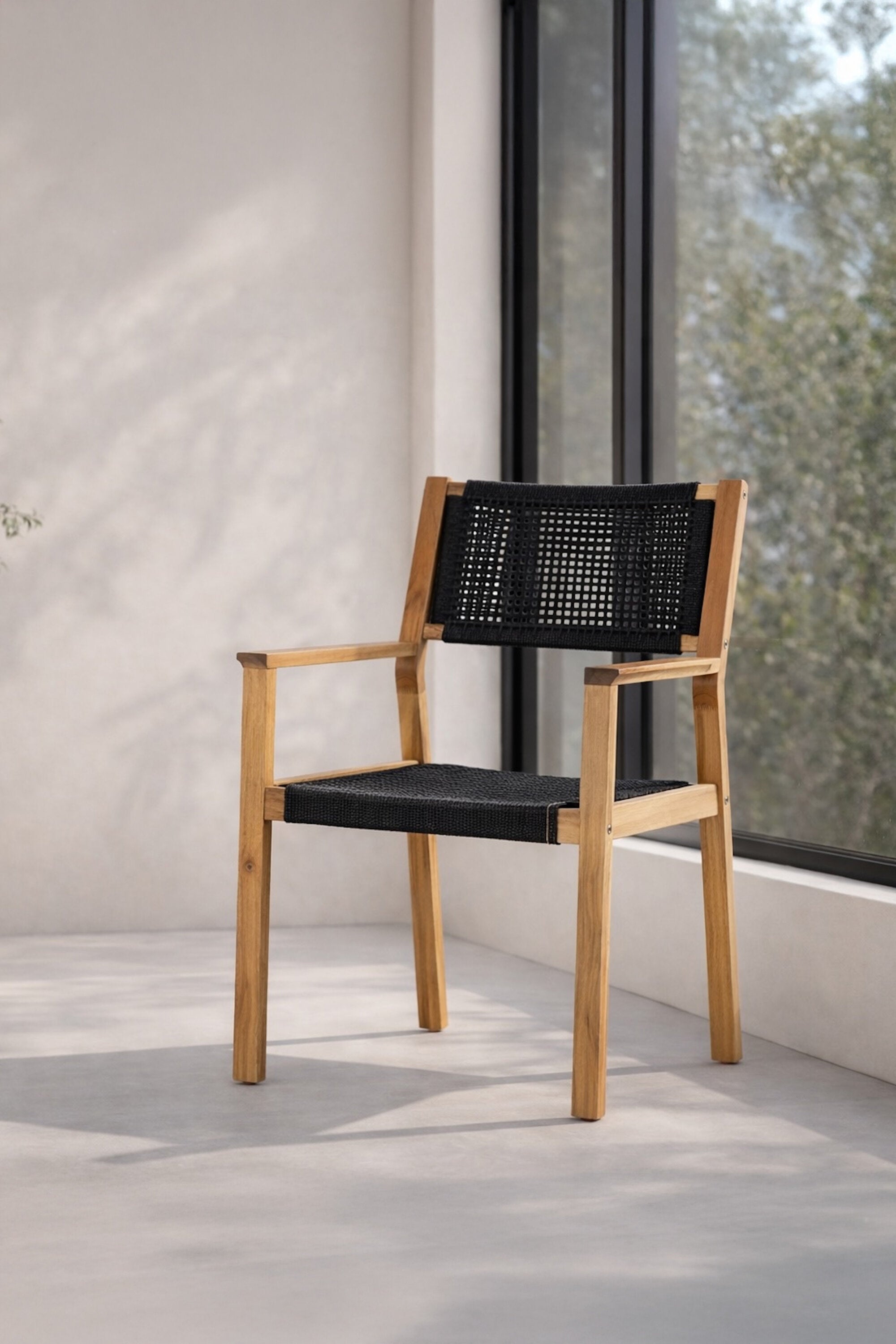 Little John Gartenstuhl in Natur präsentiert im Onlineshop von KAQTU Design AG. Gartenstuhl mit Armlehnen ist von Venture Home