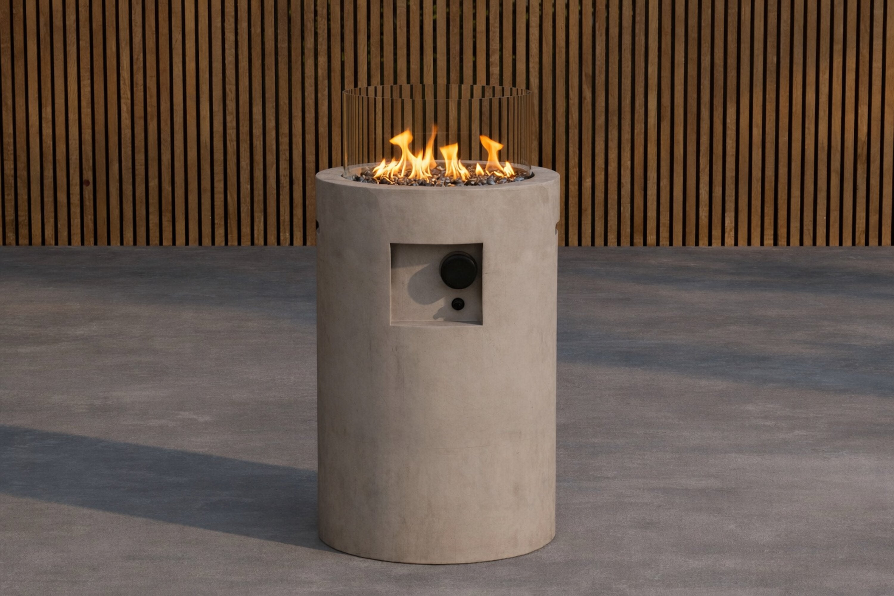 Kea Feuerkorb in Grau präsentiert im Onlineshop von KAQTU Design AG. Feuerschale ist von Venture Home