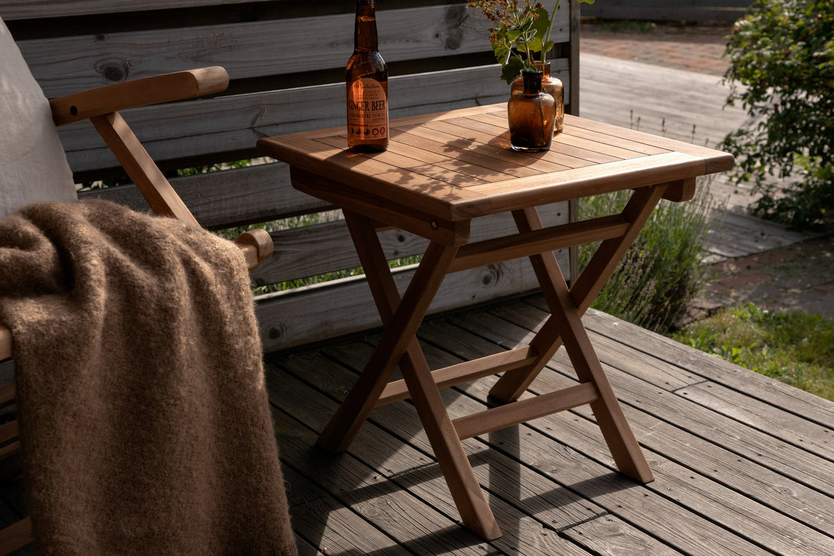 Kenya Café Esstisch in Natur präsentiert im Onlineshop von KAQTU Design AG. Couchtisch Outdoor ist von Venture Home