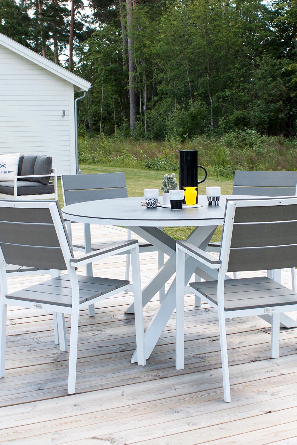 Copacabana Rundes Esstisch in Grau präsentiert im Onlineshop von KAQTU Design AG. Gartentisch ist von Venture Home