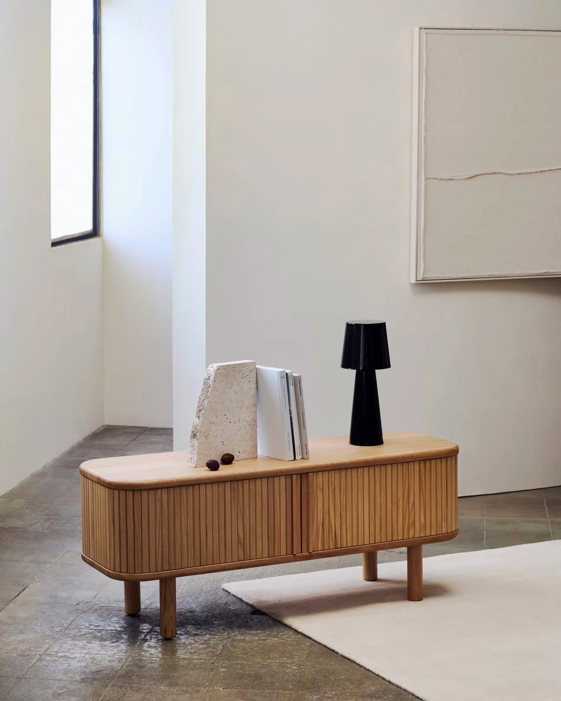 TV-Möbel Mailen 2 Türen in Eschenfurnier mit natürlichem Finish 120 x 50 cm