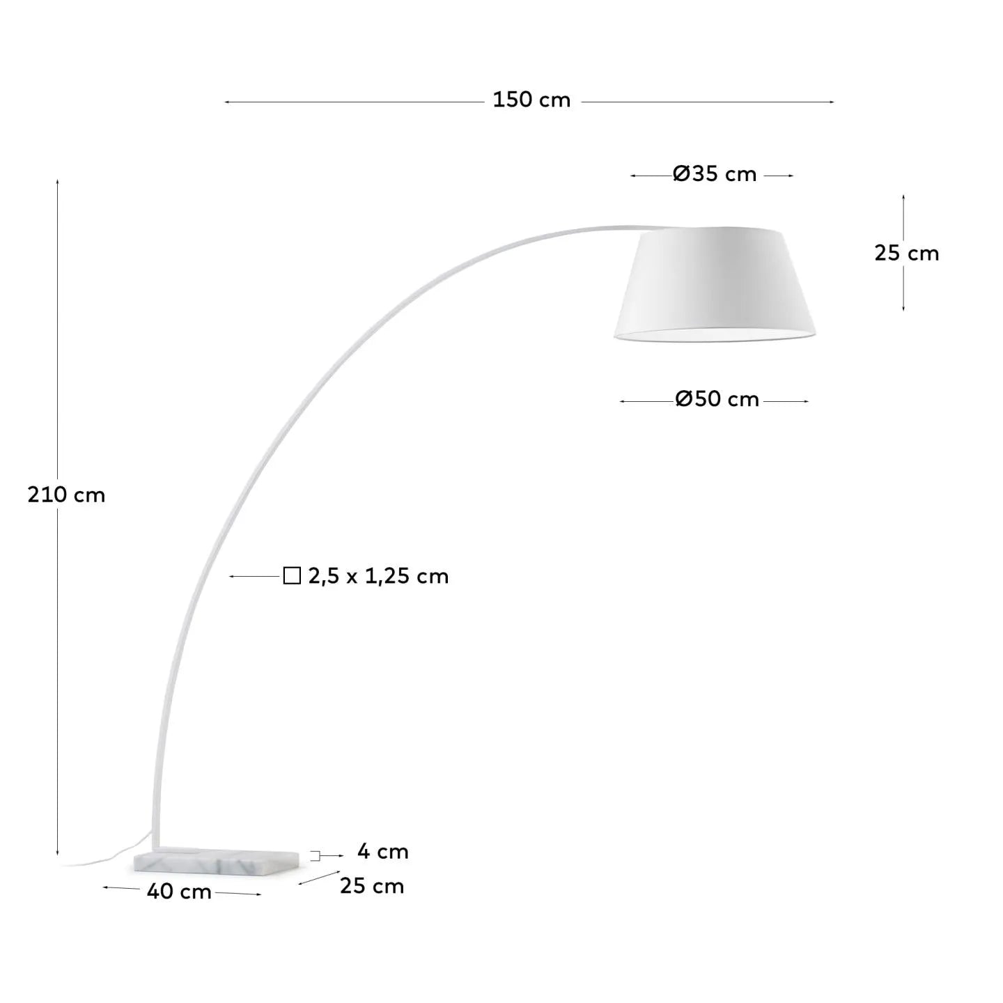 Die Juhe Stehlampe von Kave Home vereint minimalistisches Design mit zeitloser Eleganz und sorgt für stilvolle Beleuchtung.