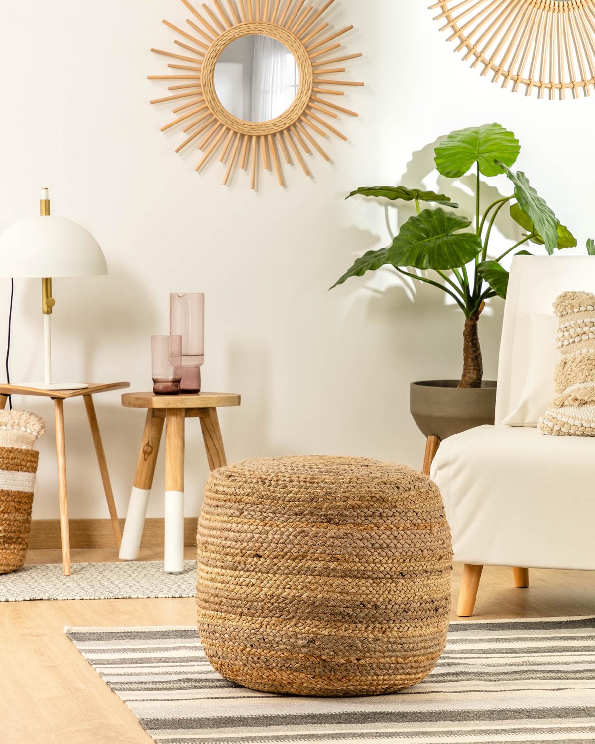 Natürlicher Pouf Ø 50 cm von Kave Home, ideal für jeden Raum.