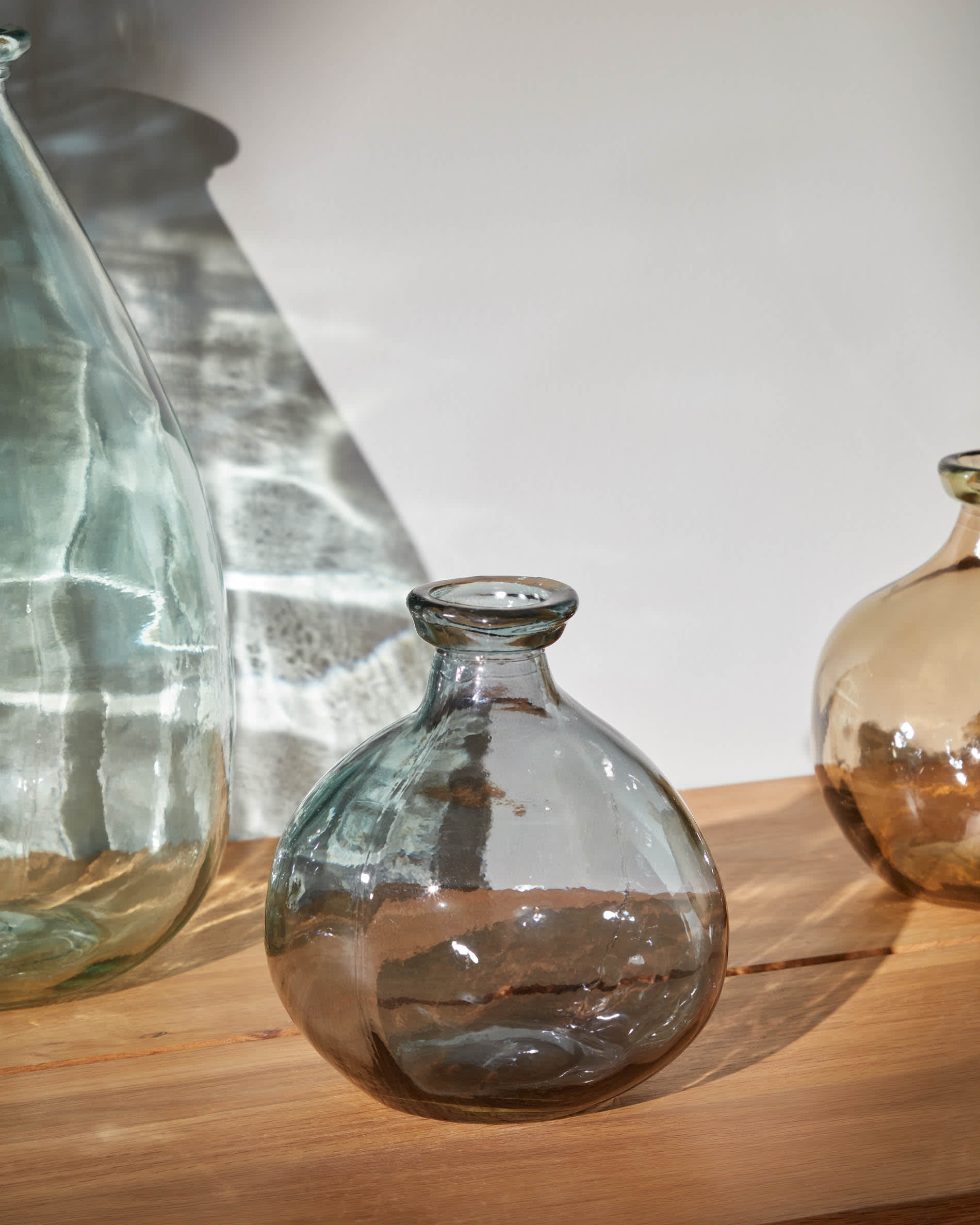 Brenna kleine blaue Vase in Blau, Klar präsentiert im Onlineshop von KAQTU Design AG. Vase ist von Kave Home